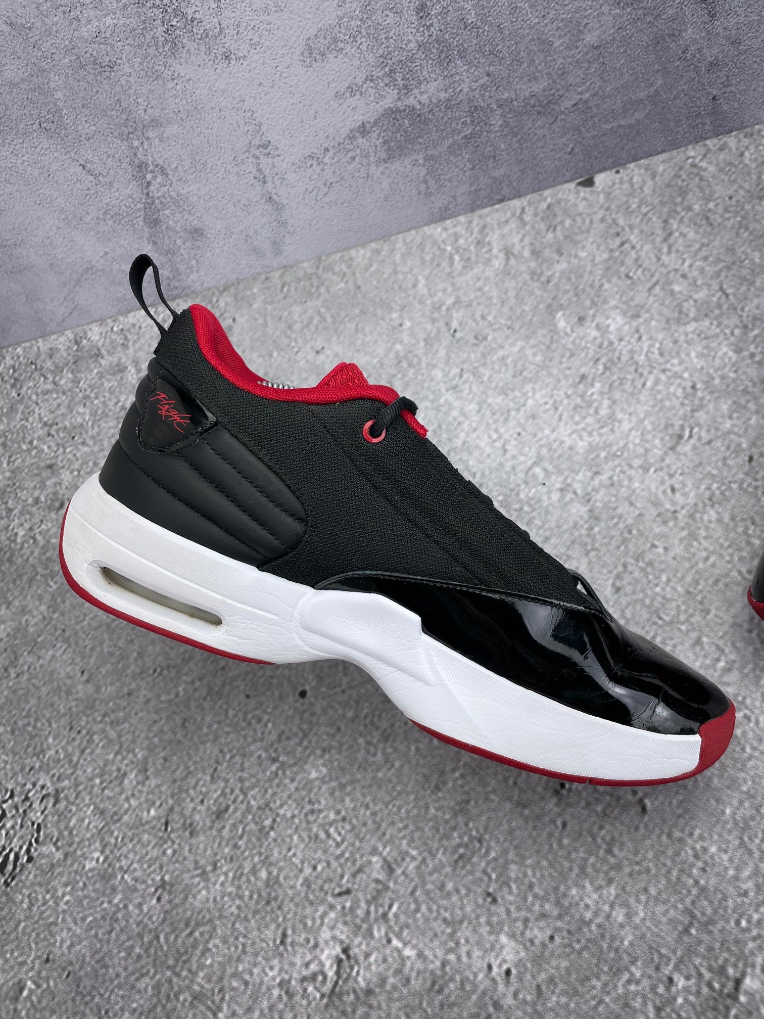 Jordan Max Aura 6 Bred - buty sportowe, wewnętrzny panel prawego buta