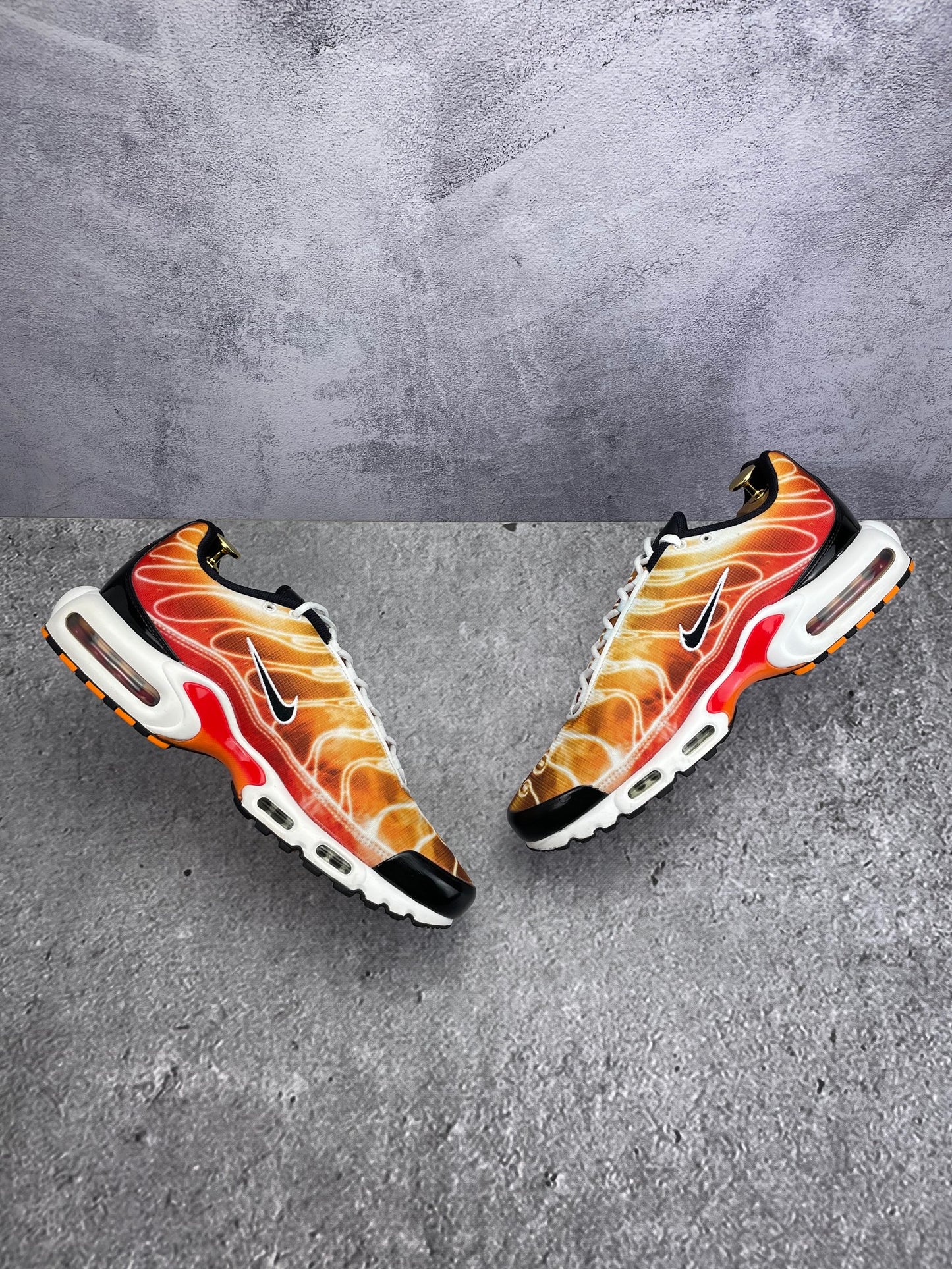 Nike Air Max Plus Light Photography - buty sportowe, zewnętrzny panel prawego buta