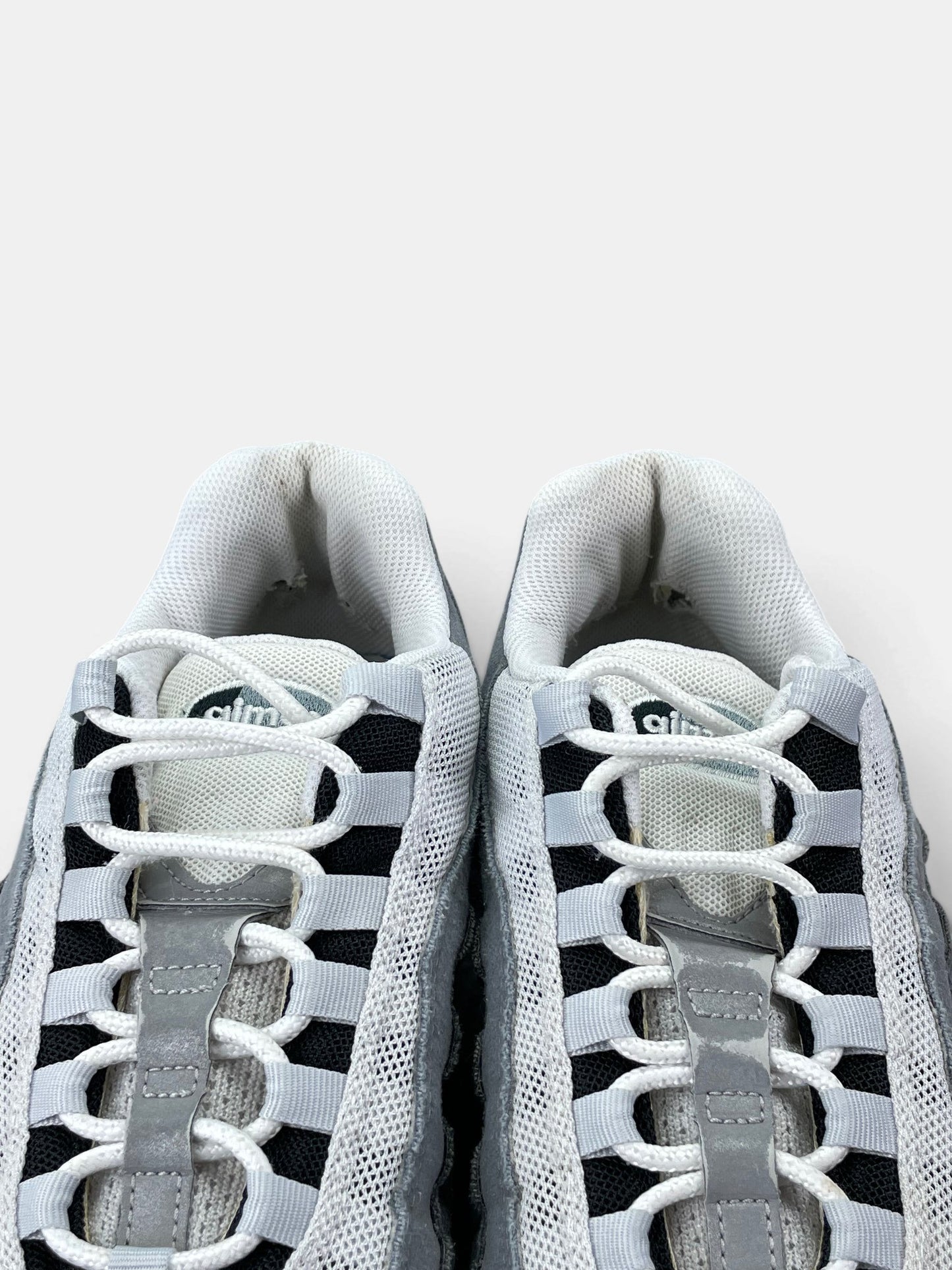 Nike Air Max 95 Jewel Grey — buty sportowe męskie w bardzo dobrym stanie rozmiar 42.5, zapiętki butów
