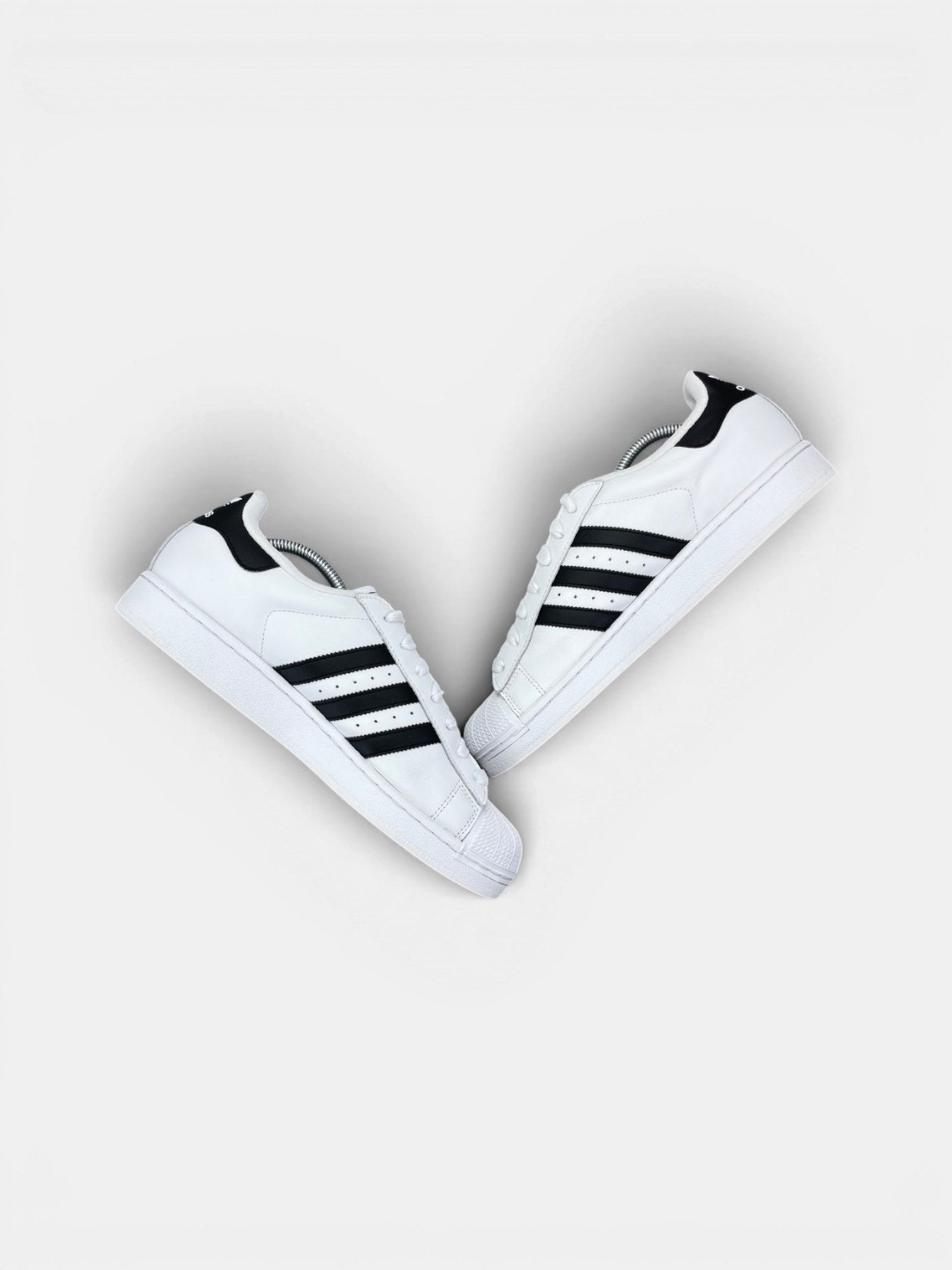 Adidas Superstar II — buty sportowe męskie w bardzo dobrym stanie rozmiar 44, widok z góry na wewnętrzną stronę butów