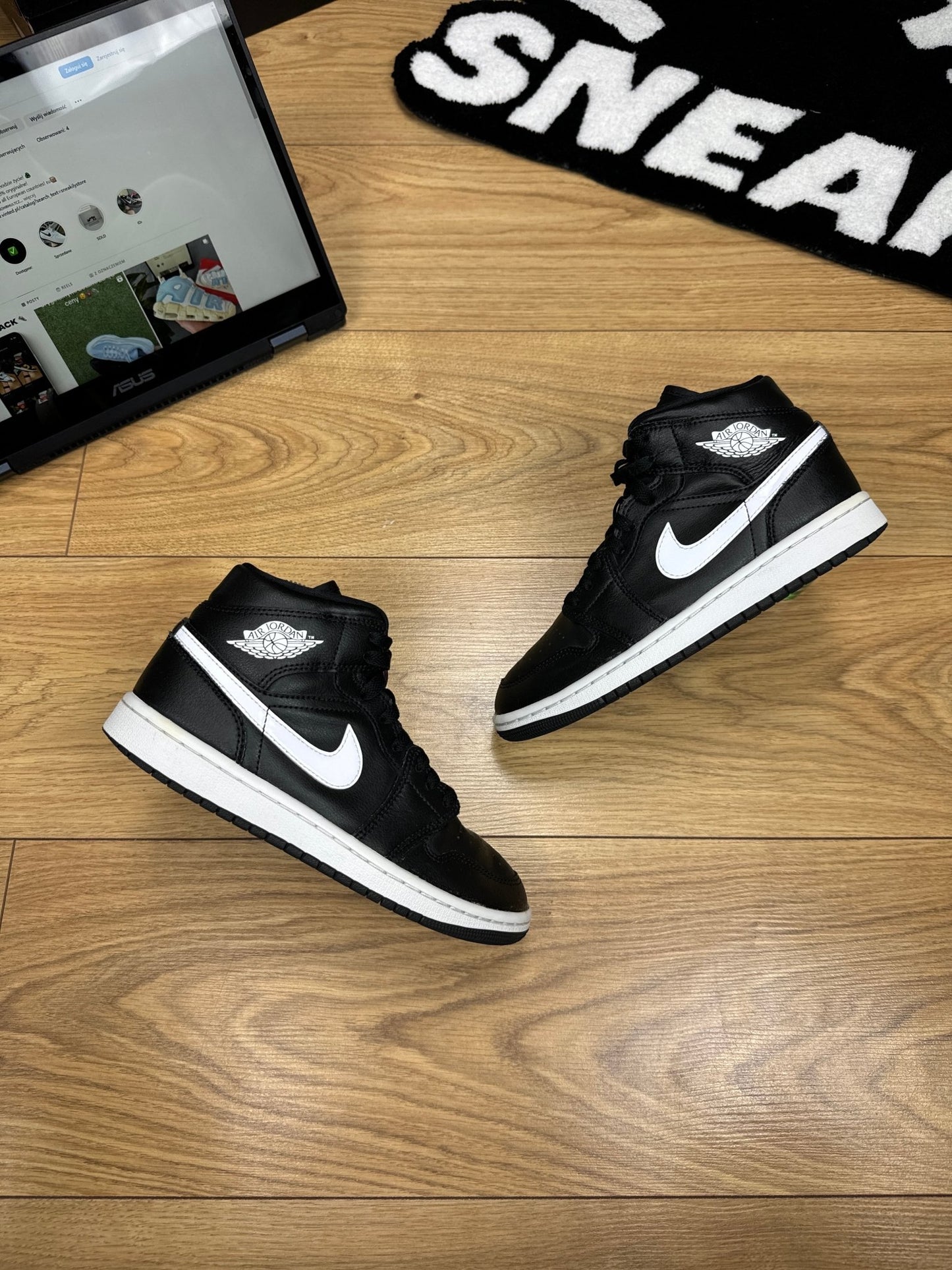 Nike Air Jordan 1 Mid (37.5)