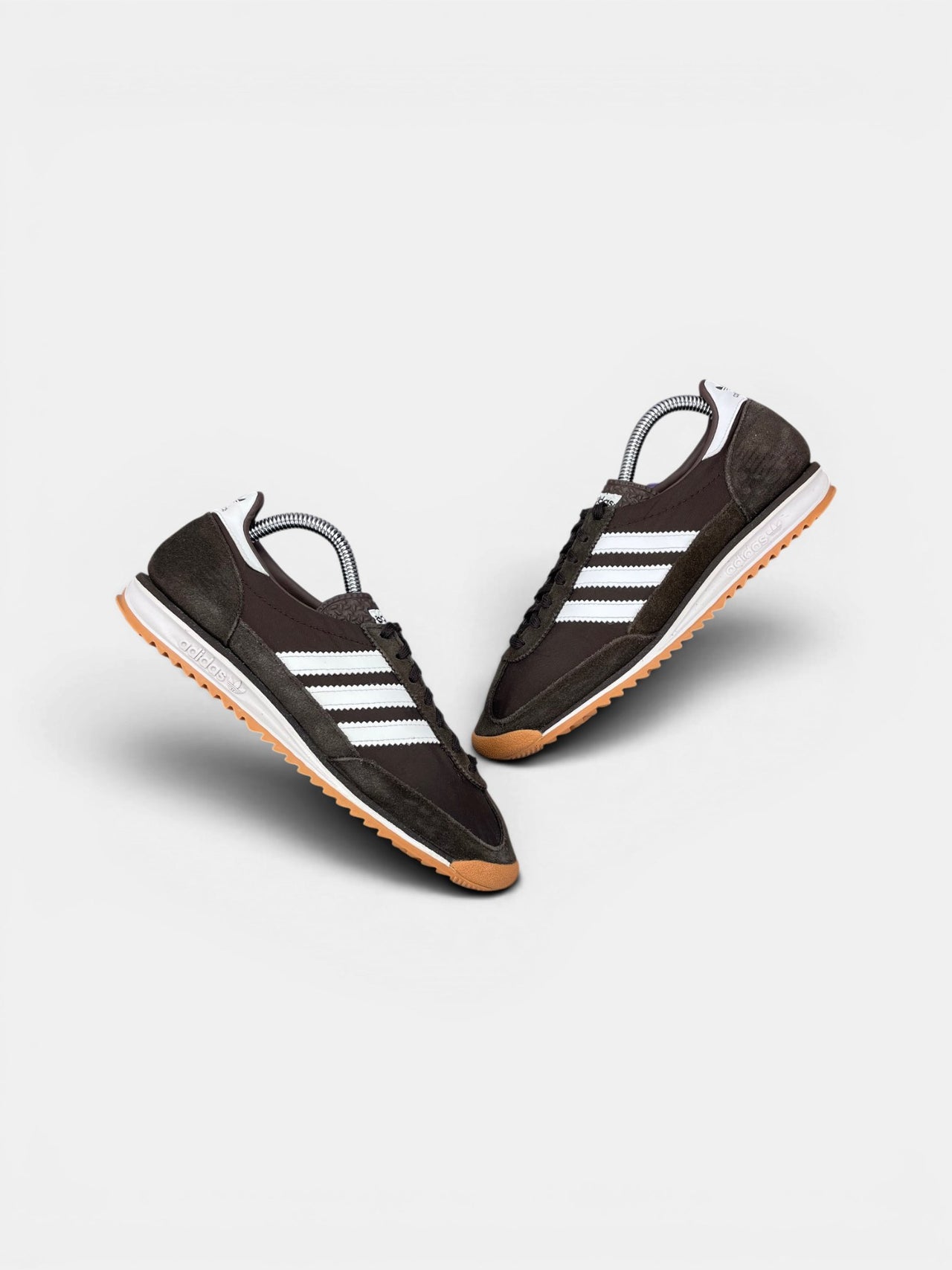 Adidas SL 72 OG — buty sportowe damskie w bardzo dobrym stanie rozmiar 38 2/3, widok z góry na zewnętrzną stronę butów