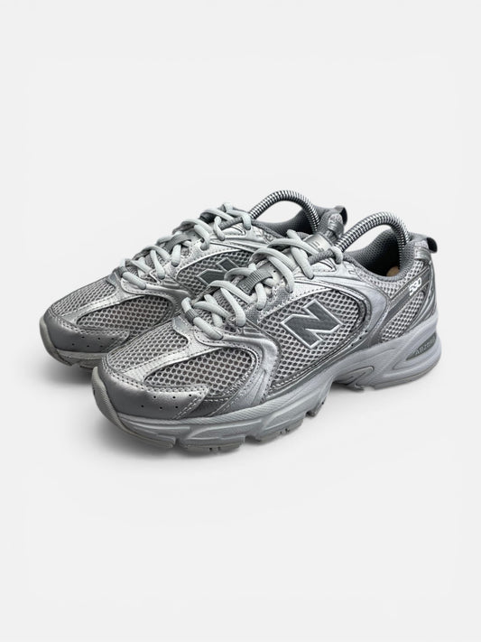 New Balance 530 Silver Metallic Moonbeam - buty sportowe, widok z boku