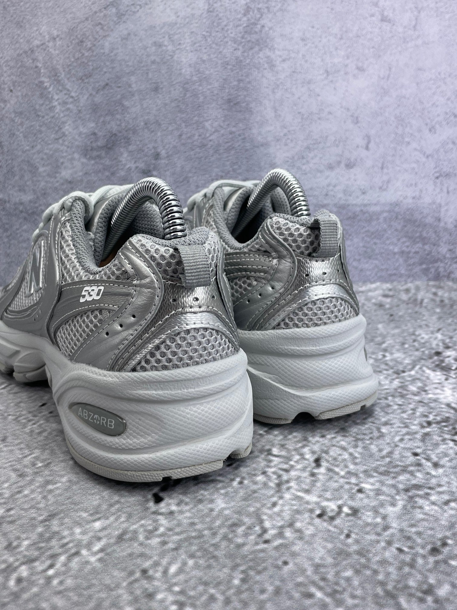 New Balance 530 Silver Metallic Moonbeam - buty sportowe, widok z tyłu