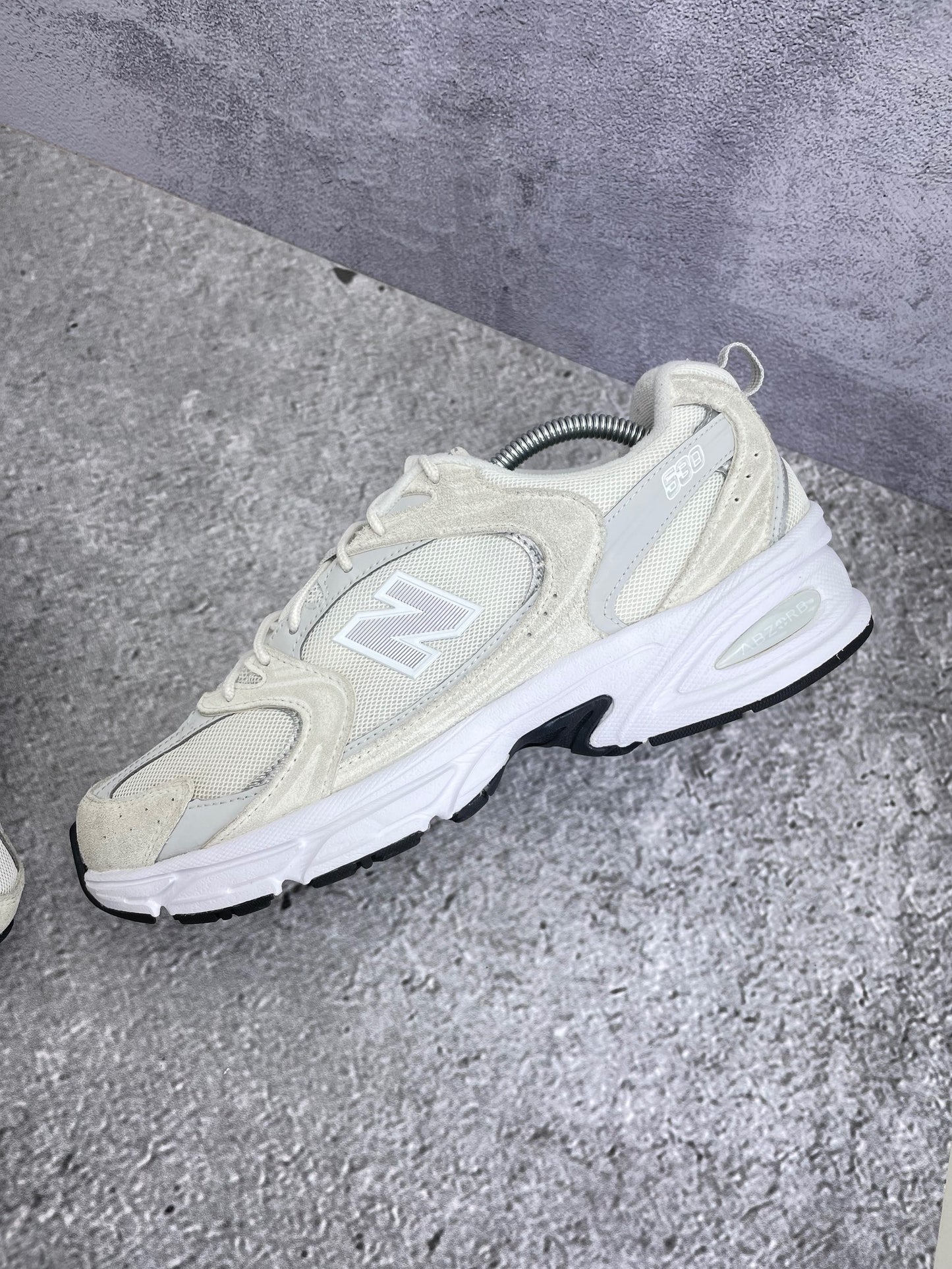 New Balance 530 Sea Salt - buty sportowe, widok z góry na wewnętrzną stronę butów