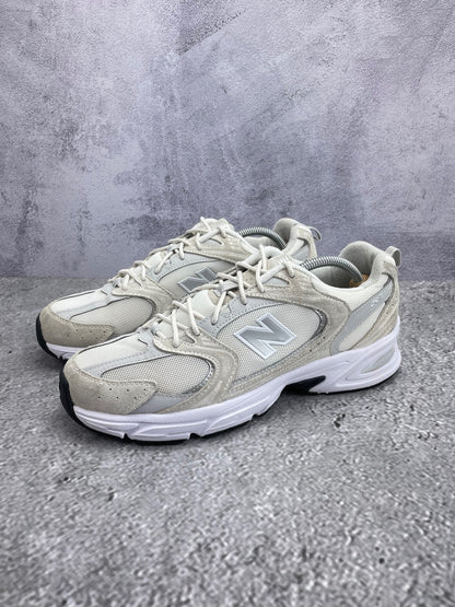 New Balance 530 Sea Salt - buty sportowe, widok z boku na tle studyjnym