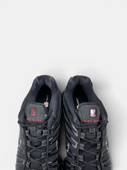 Nike Shox TL Black Metallic Hematite — buty sportowe męskie w bardzo dobrym stanie rozmiar 42.5, zapiętki butów