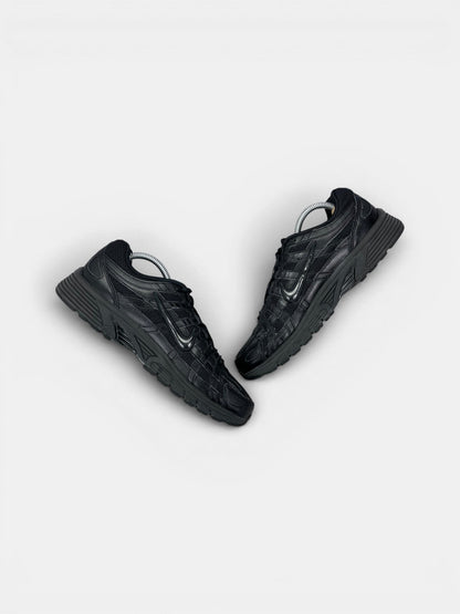 Nike P-6000 Black — buty sportowe męskie w bardzo dobrym stanie rozmiar 42.5, widok z góry na wewnętrzną stronę butów