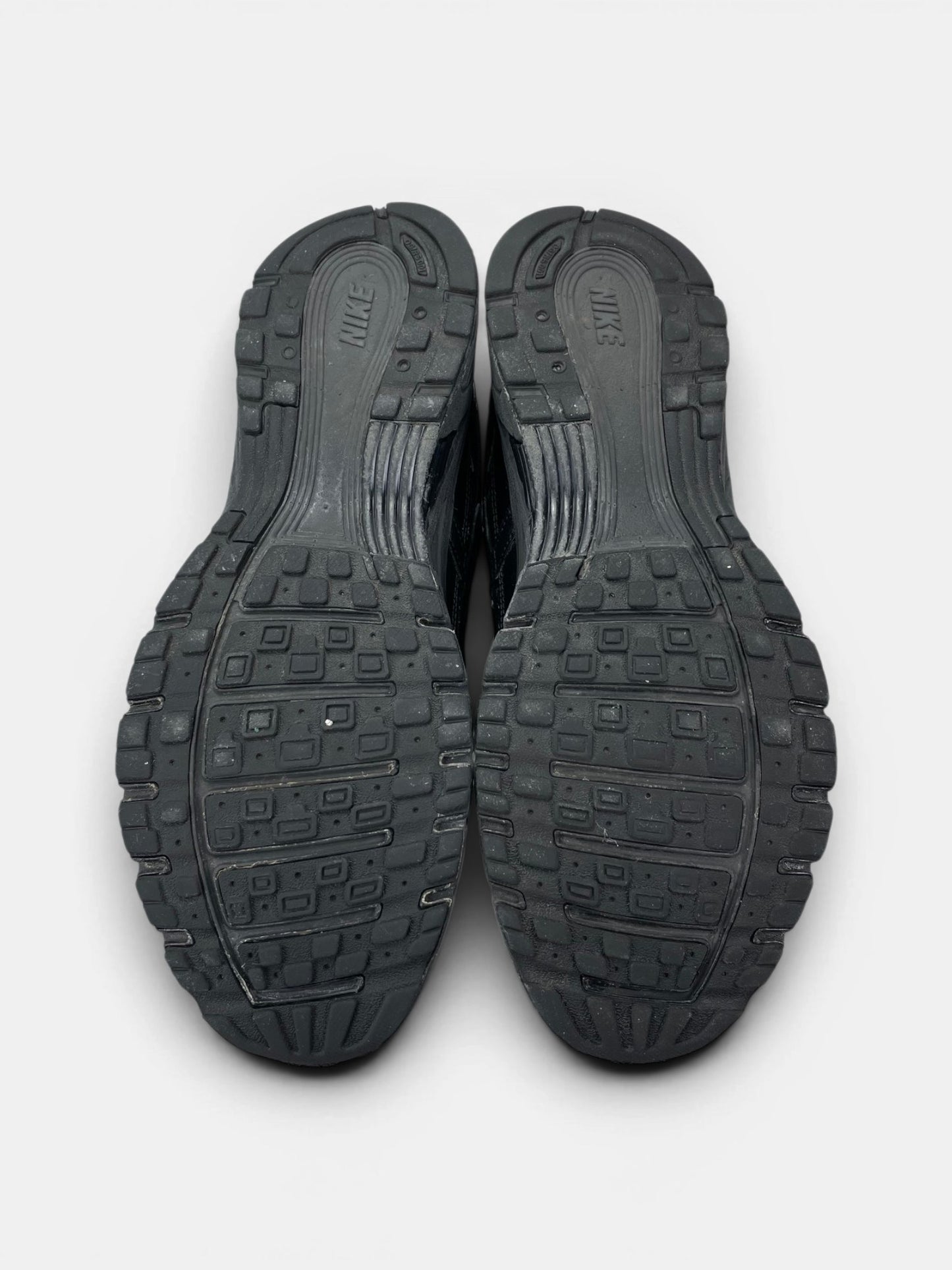 Nike P-6000 Black — buty sportowe męskie w bardzo dobrym stanie rozmiar 42.5, podeszwa