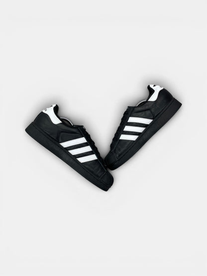 Adidas Superstar II Black White — buty sportowe damskie w bardzo dobrym stanie rozmiar 40, widok z góry na wewnętrzną stronę butów