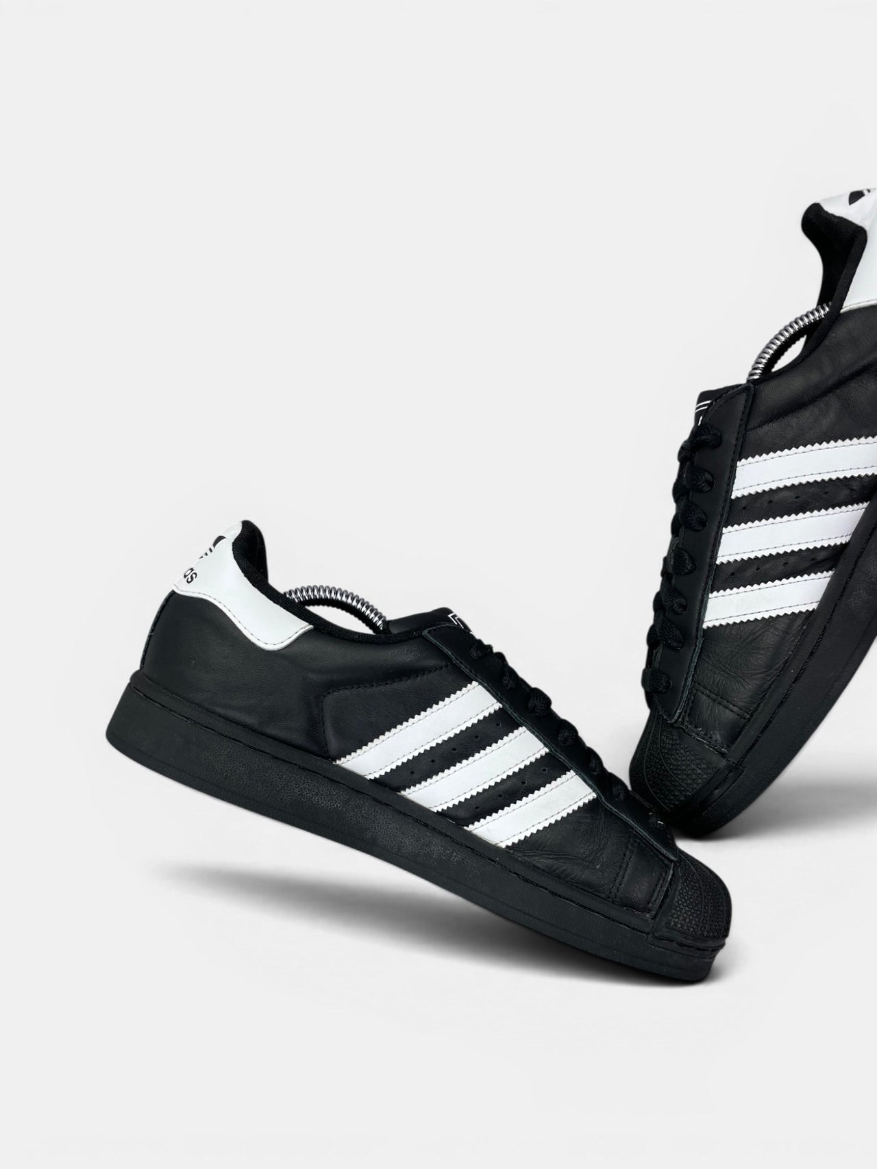 Adidas Superstar II Black White — buty sportowe damskie w bardzo dobrym stanie rozmiar 40, wewnętrzny panel lewego buta
