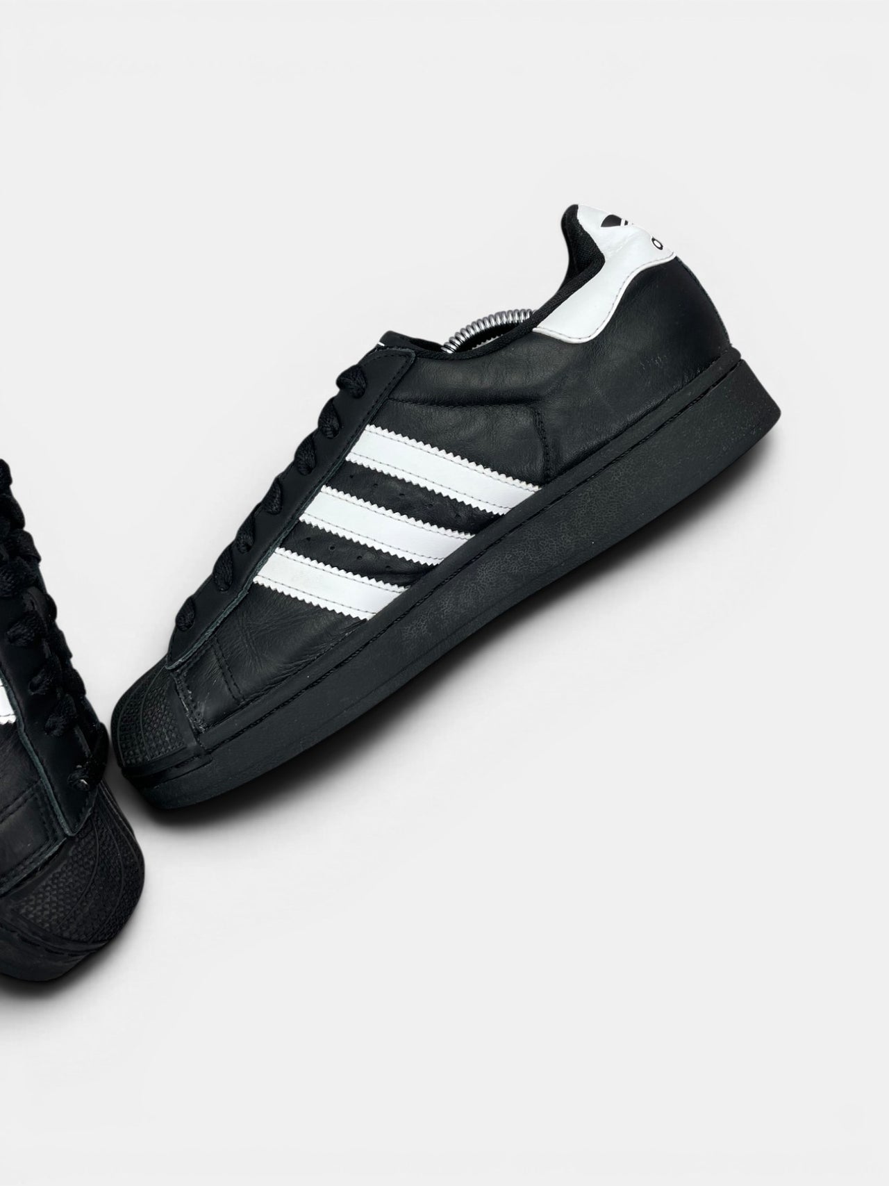 Adidas Superstar II Black White — buty sportowe damskie w bardzo dobrym stanie rozmiar 40, wewnętrzny panel prawego buta