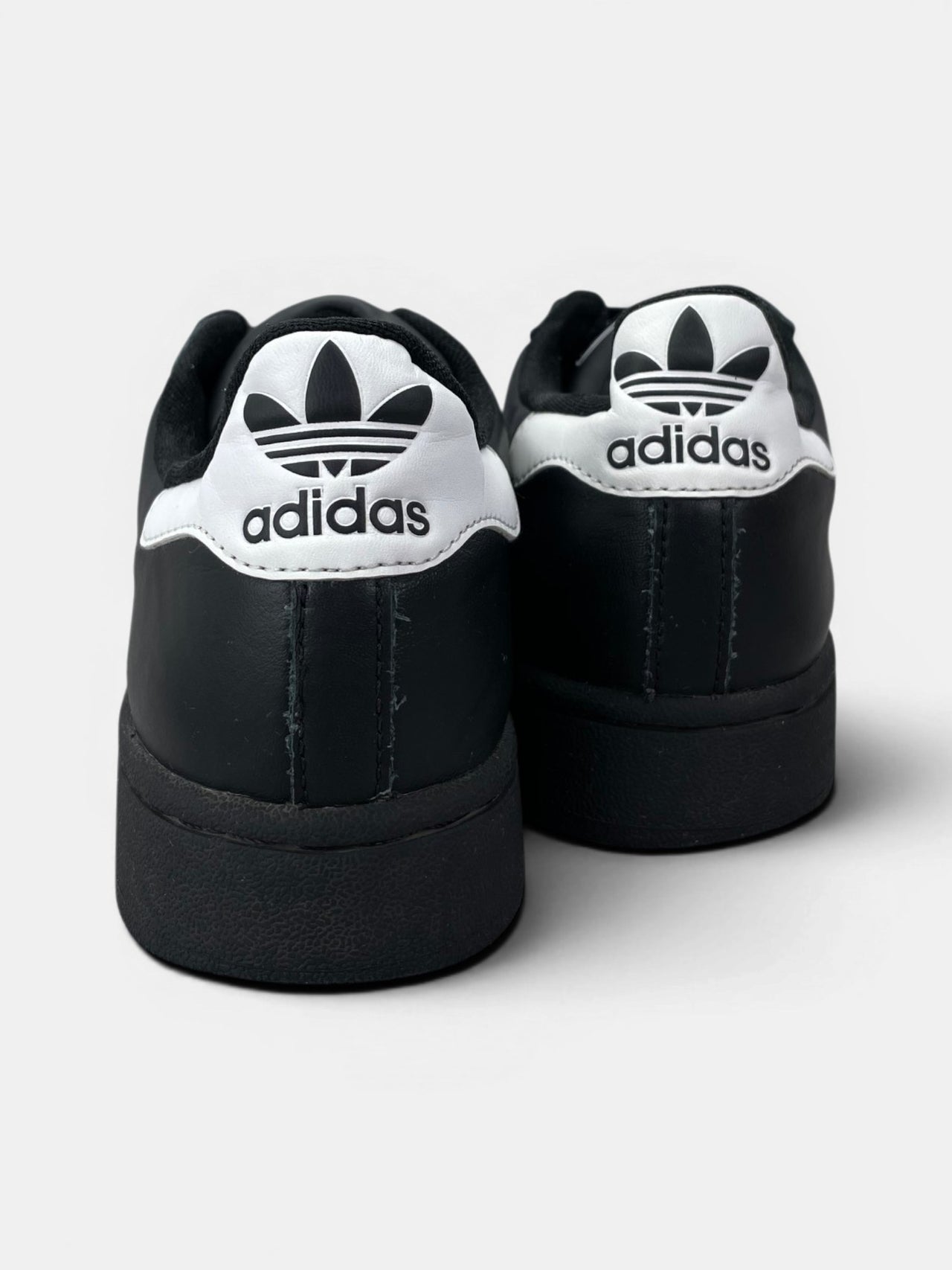 Adidas Superstar II Black White — buty sportowe damskie w bardzo dobrym stanie rozmiar 40, widok z tyłu