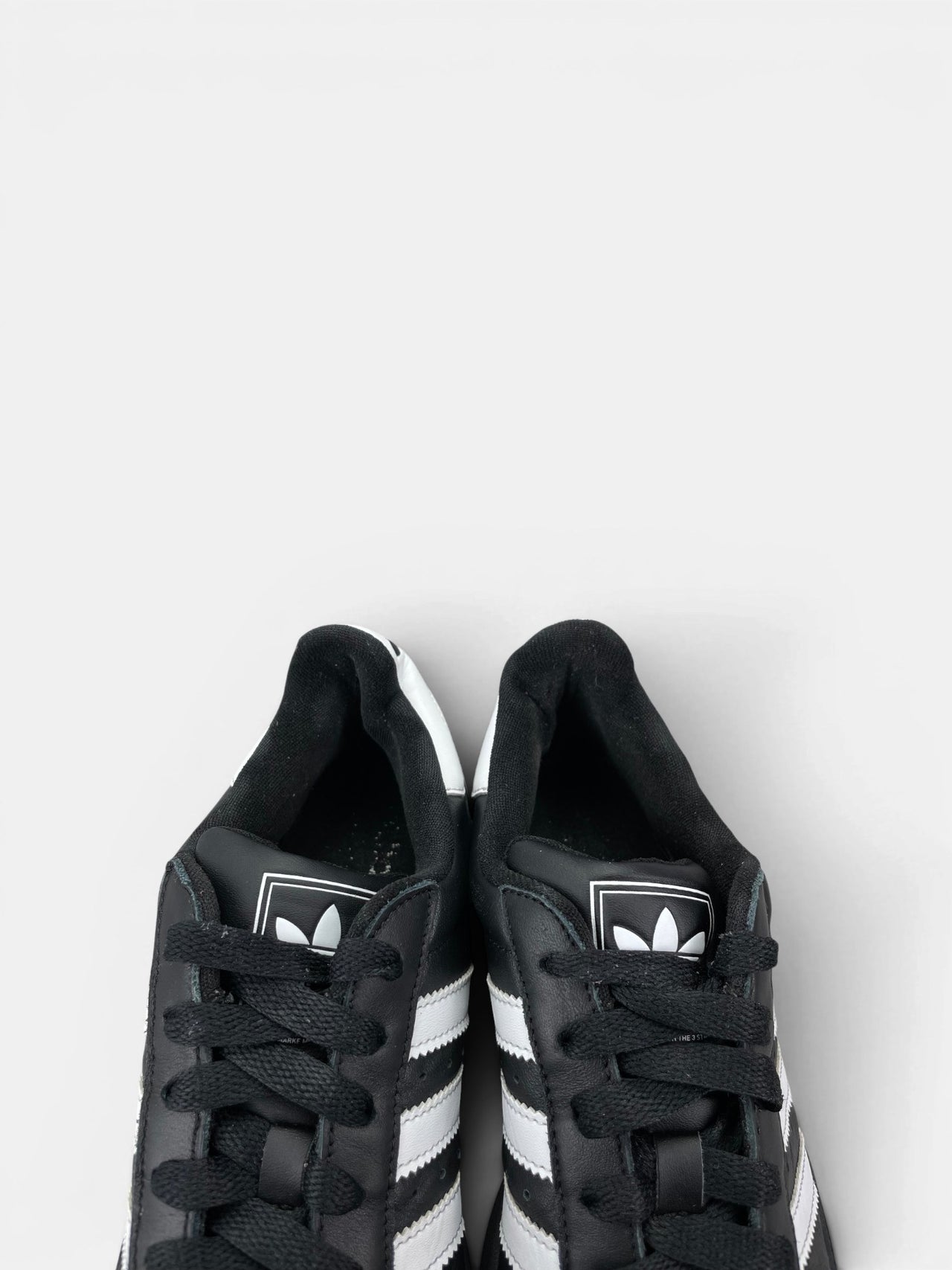 Adidas Superstar II Black White — buty sportowe damskie w bardzo dobrym stanie rozmiar 40, zapiętki butów