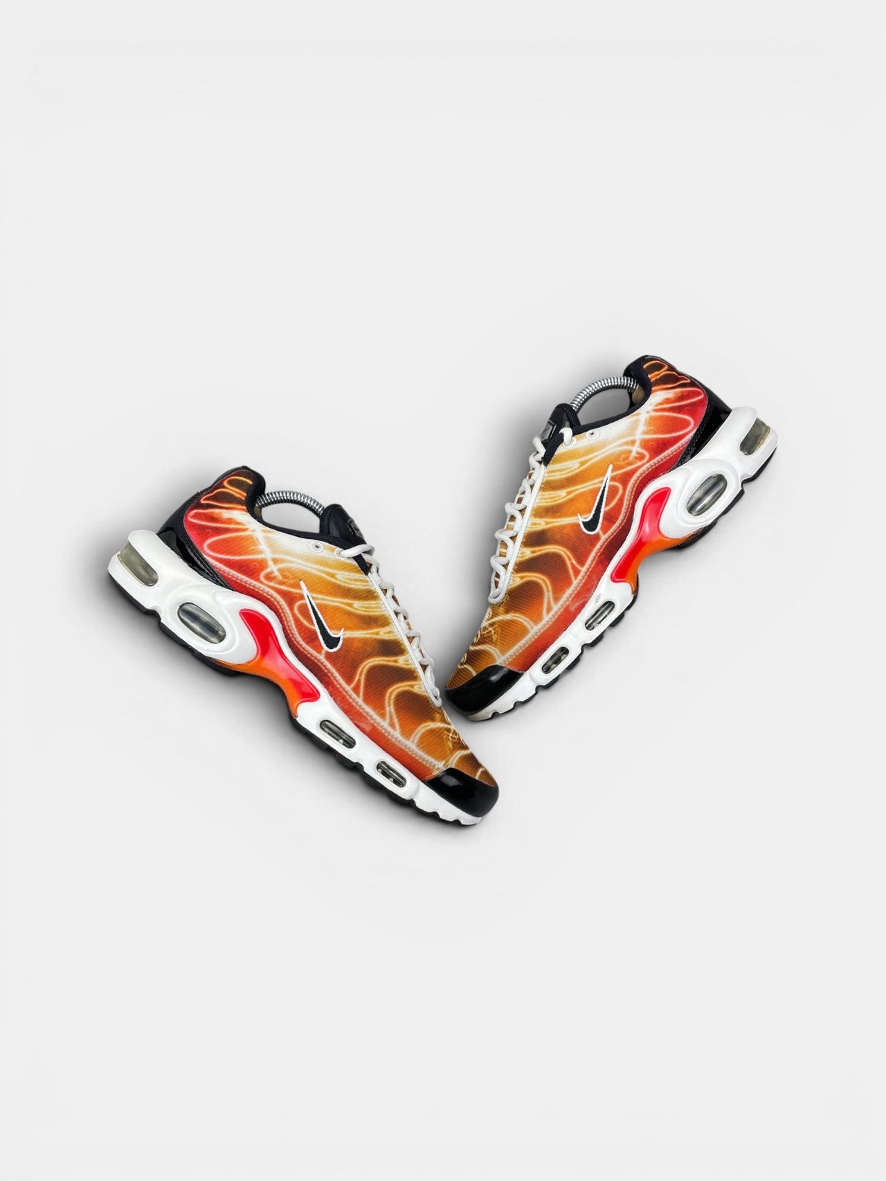 Nike Air Max Plus Light Photography — buty sportowe męskie w bardzo dobrym stanie rozmiar 42, widok z góry na zewnętrzną stronę butów
