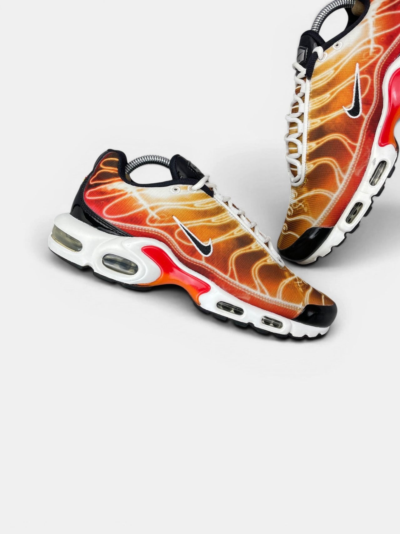 Nike Air Max Plus Light Photography — buty sportowe męskie w bardzo dobrym stanie rozmiar 42, zewnętrzny panel prawego buta