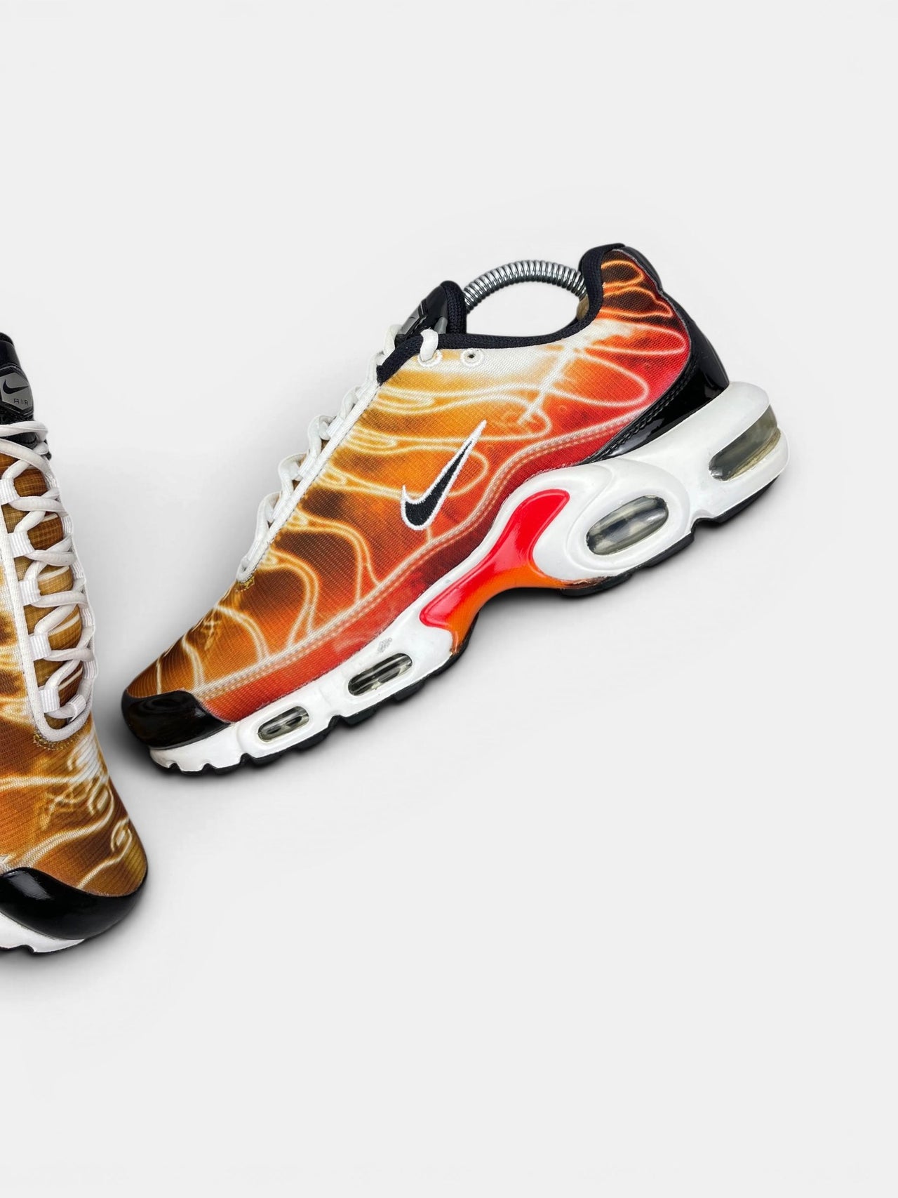 Nike Air Max Plus Light Photography — buty sportowe męskie w bardzo dobrym stanie rozmiar 42, zewnętrzny panel lewego buta