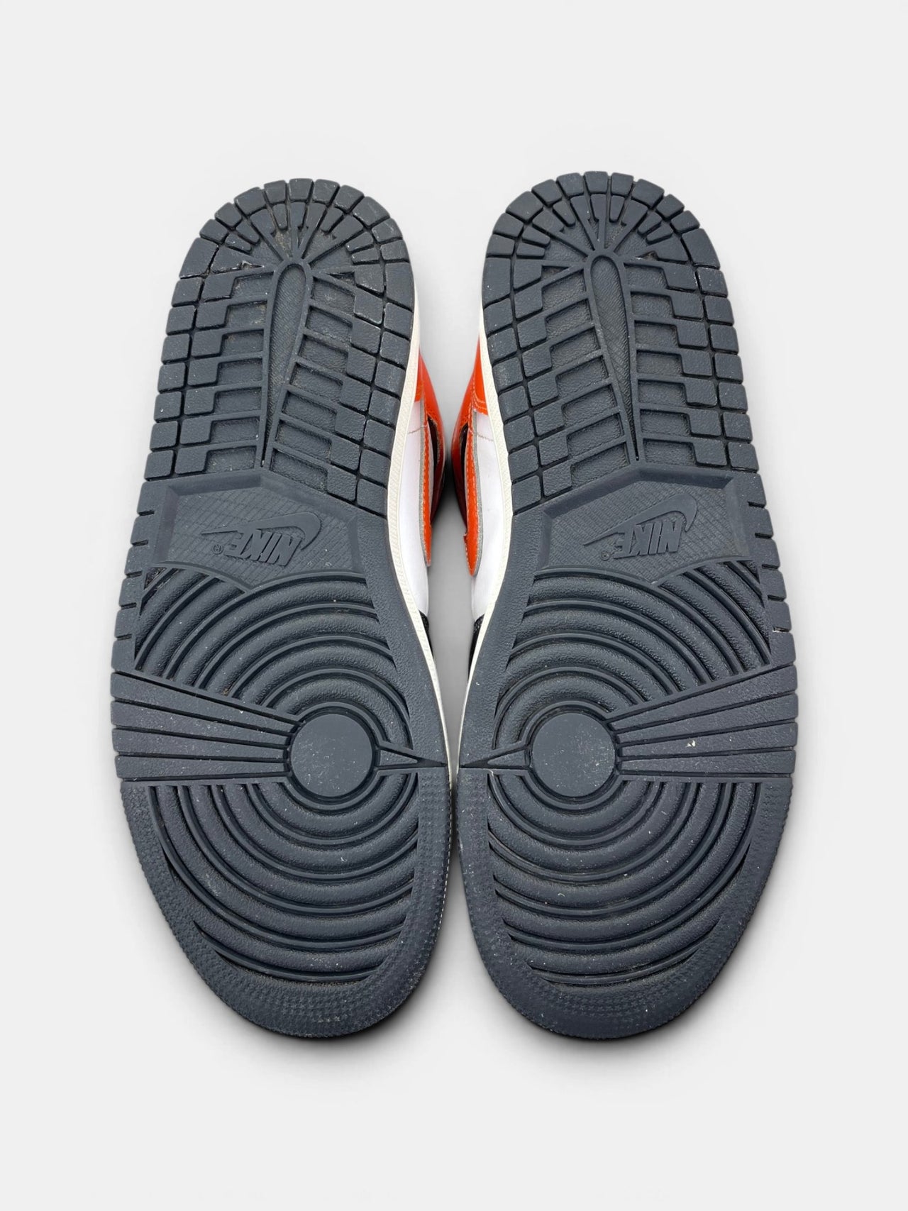 Nike Air Jordan 1 Mid Black Toe Orange — buty sportowe męskie w bardzo dobrym stanie rozmiar 42, podeszwa