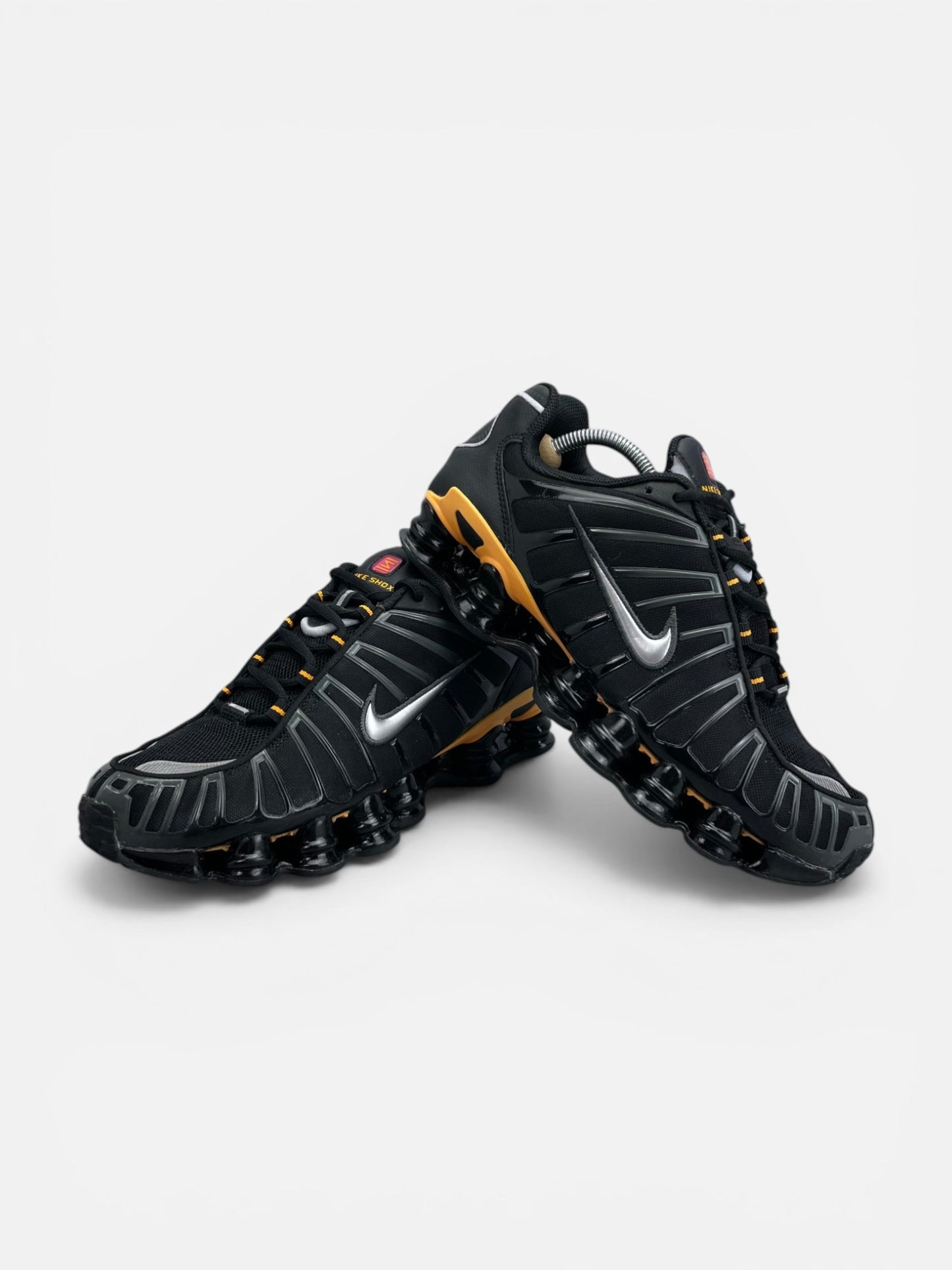 Nike Shox TL IF7119-001 - buty sportowe, boczny profil