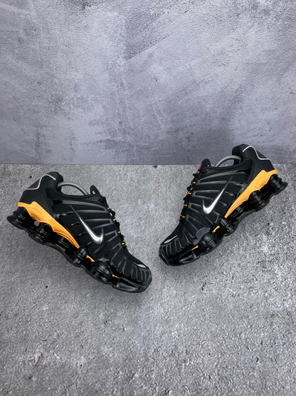 Nike Shox TL IF7119-001 - buty sportowe, zewnętrzny panel prawego buta