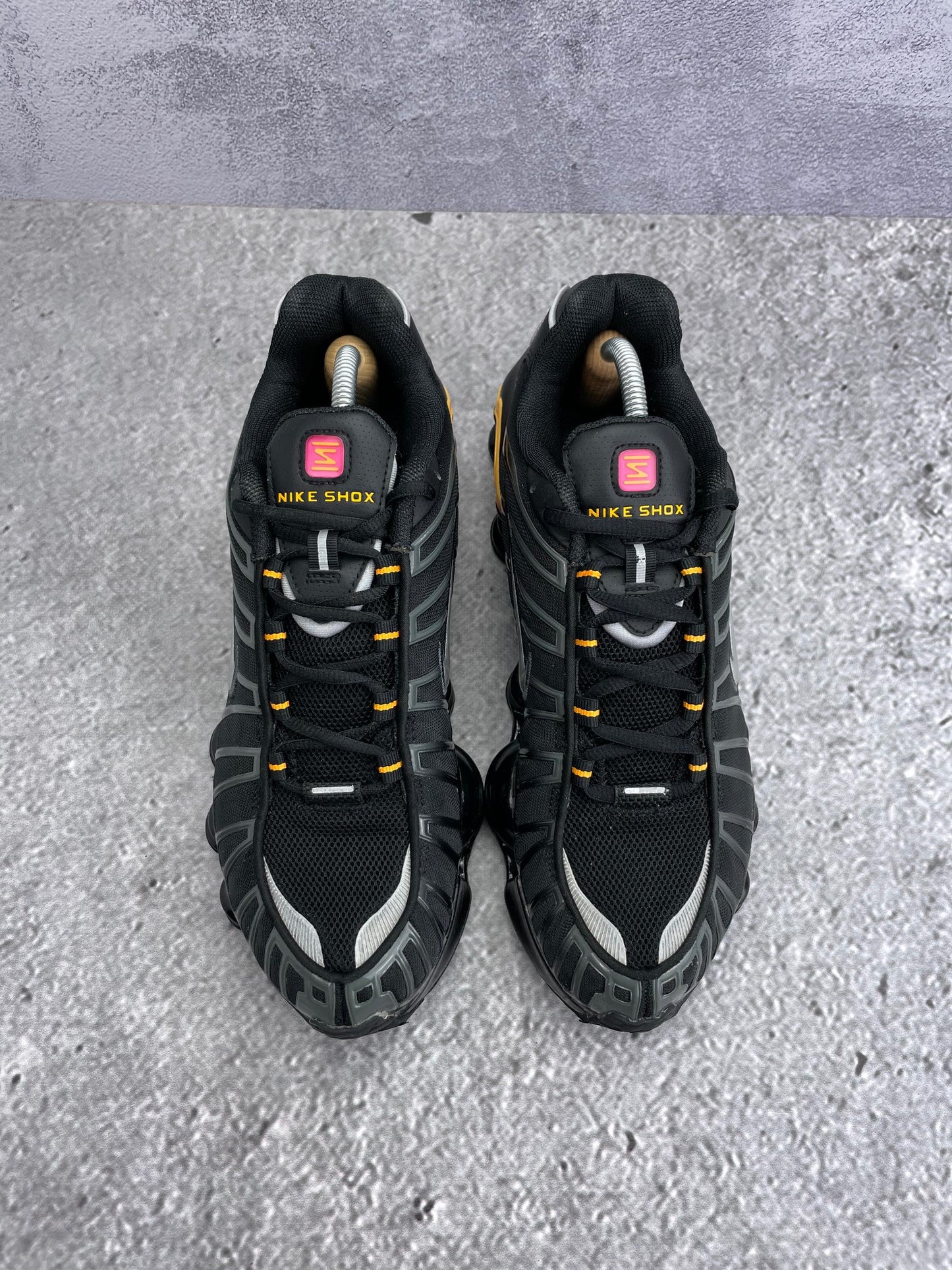 Nike Shox TL IF7119-001 - buty sportowe, widok z góry