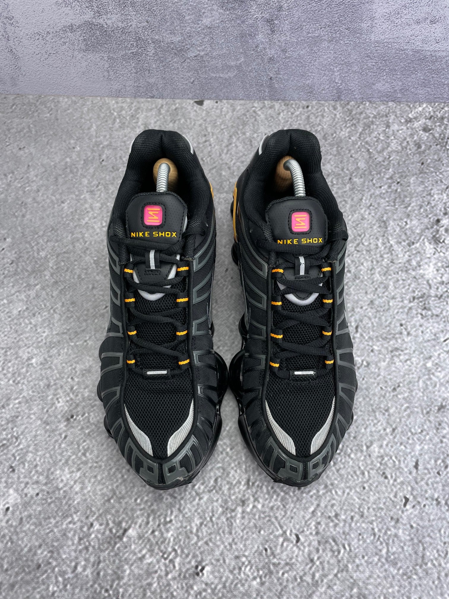 Nike Shox TL IF7119-001 - buty sportowe, widok z góry