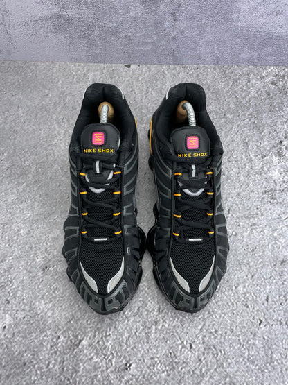 Nike Shox TL IF7119-001 - buty sportowe, widok z góry
