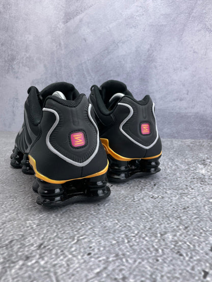 Nike Shox TL IF7119-001 - buty sportowe, widok z tyłu