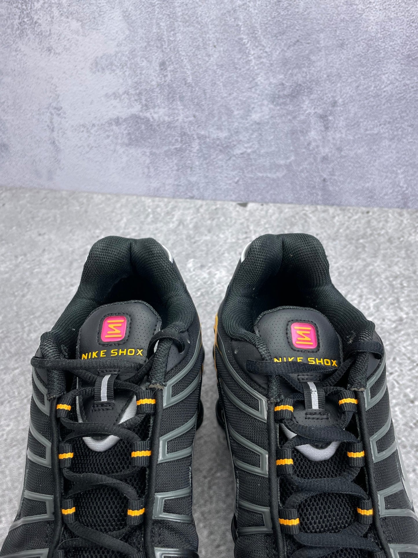 Nike Shox TL IF7119-001 - buty sportowe, zapiętki butów
