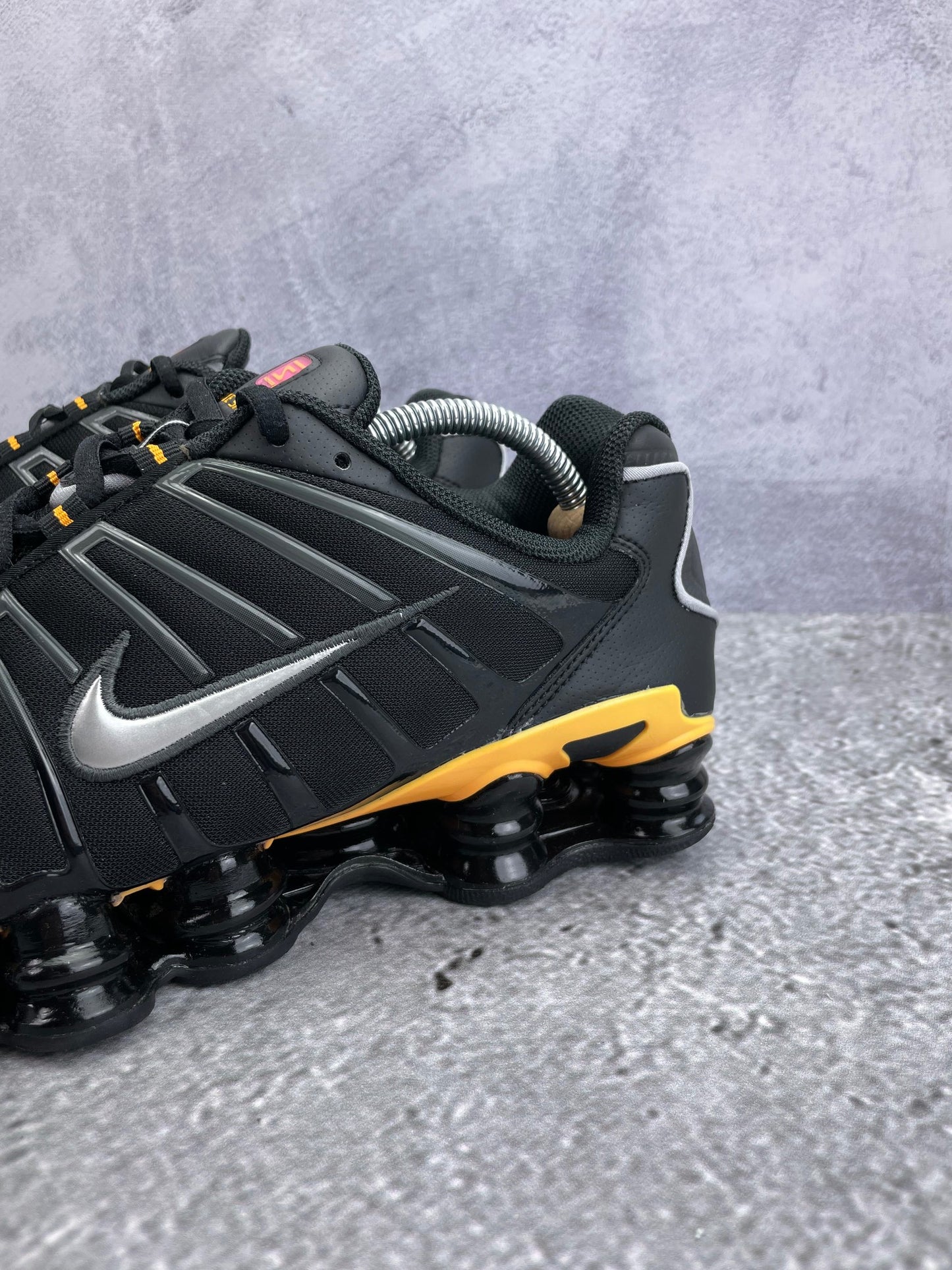 Nike Shox TL IF7119-001 - buty sportowe, metka