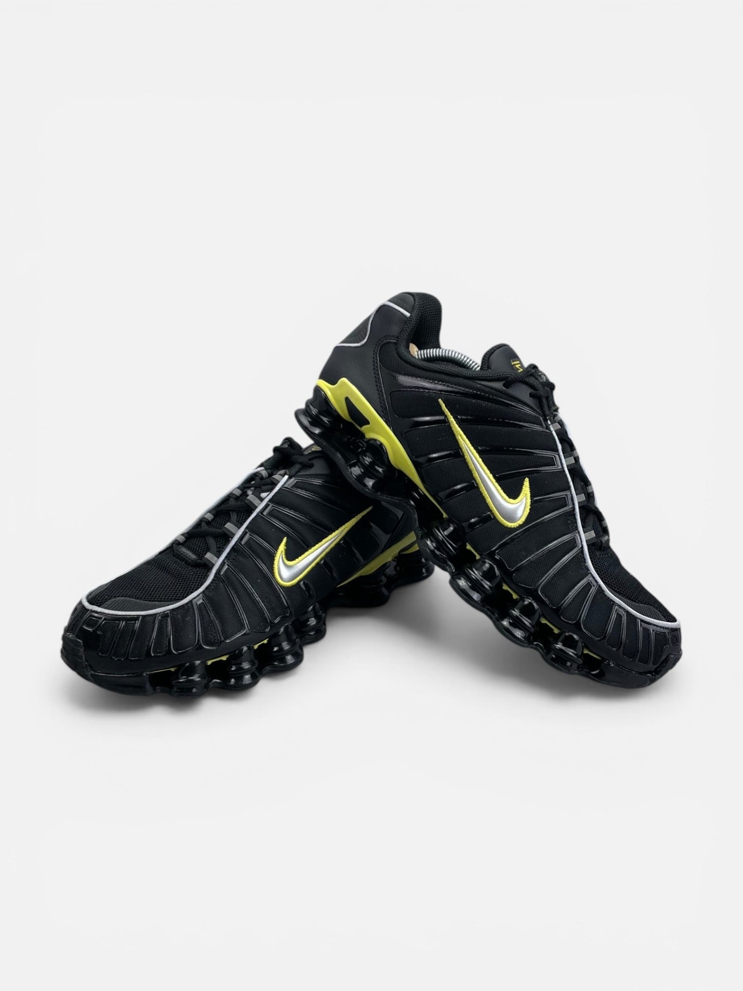 Nike Shox TL Black Dynamic Yellow - buty sportowe, boczny profil