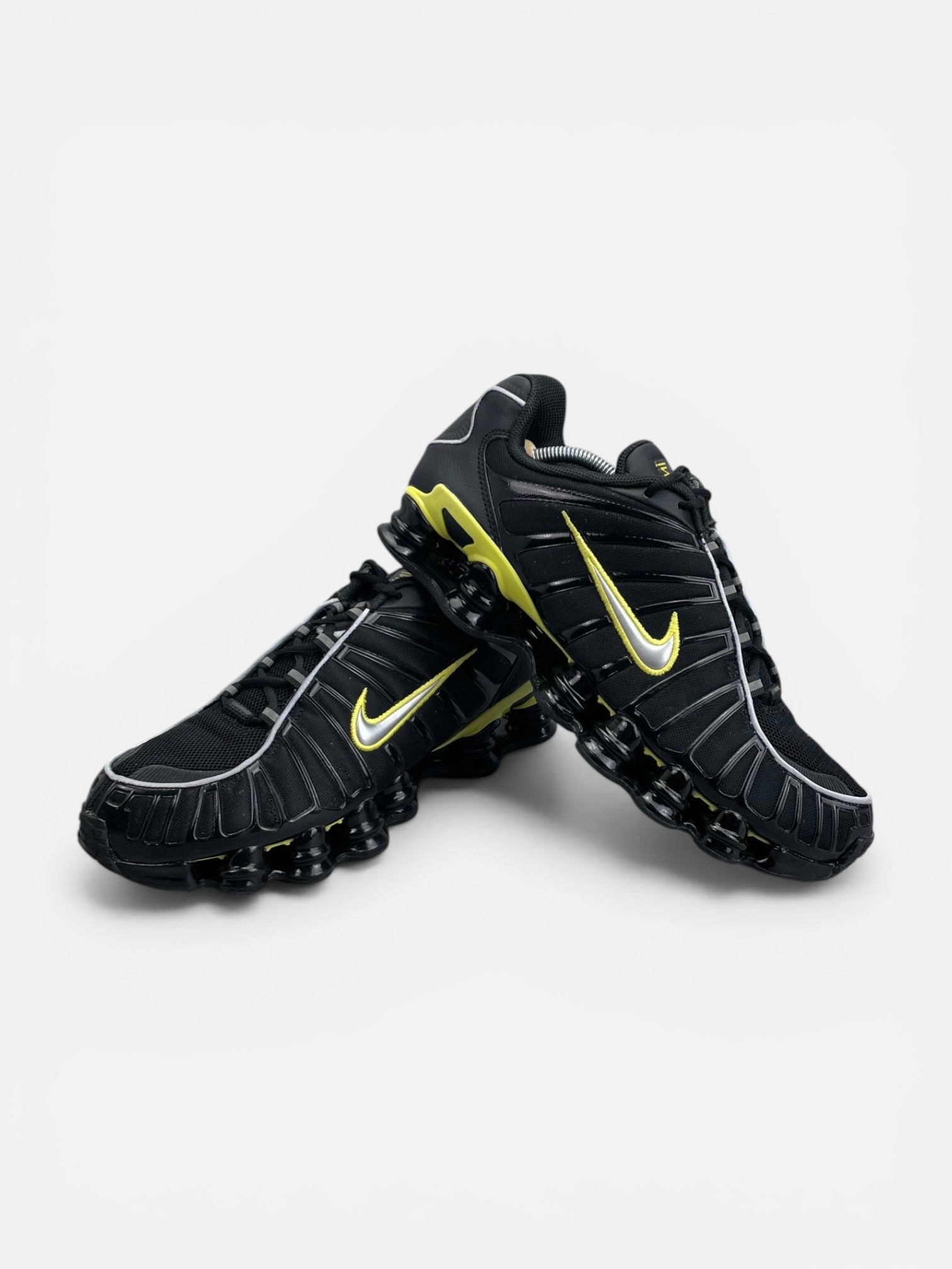 Nike Shox TL Black Dynamic Yellow - buty sportowe, boczny profil