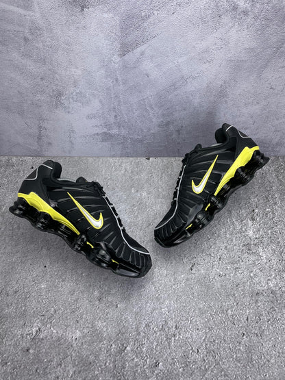 Nike Shox TL Black Dynamic Yellow - buty sportowe, zewnętrzny panel prawego buta