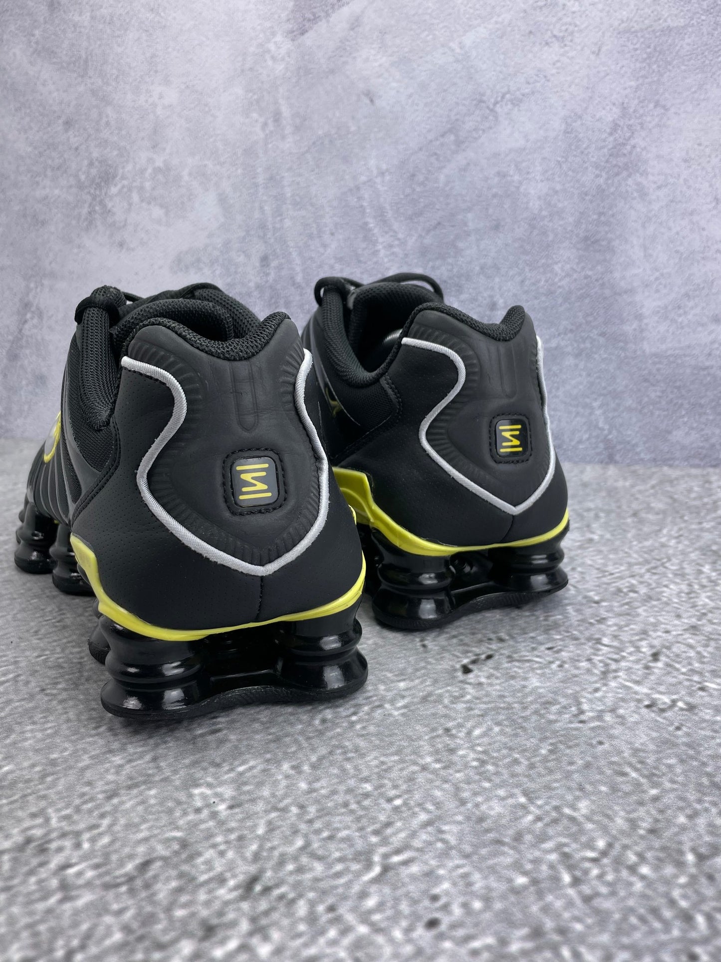 Nike Shox TL Black Dynamic Yellow - buty sportowe, widok z tyłu
