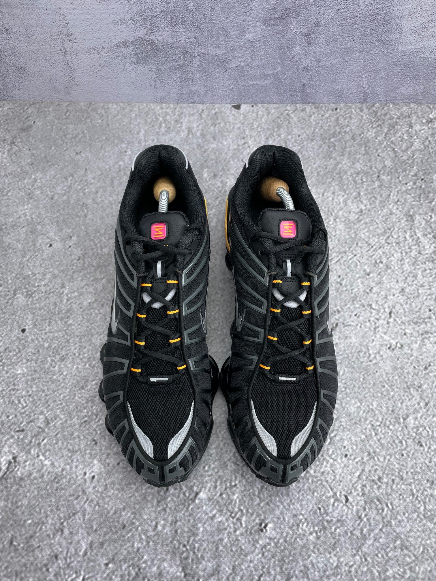 Nike Shox TL IF7119-001 - buty sportowe, widok z góry