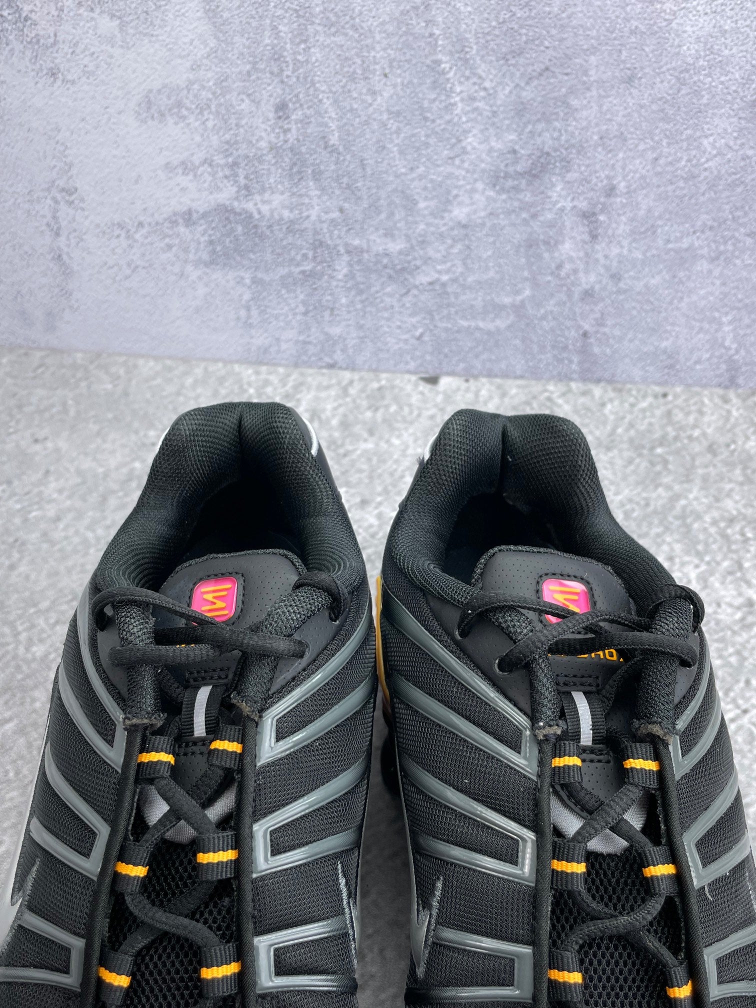 Nike Shox TL IF7119-001 - buty sportowe, zapiętki butów