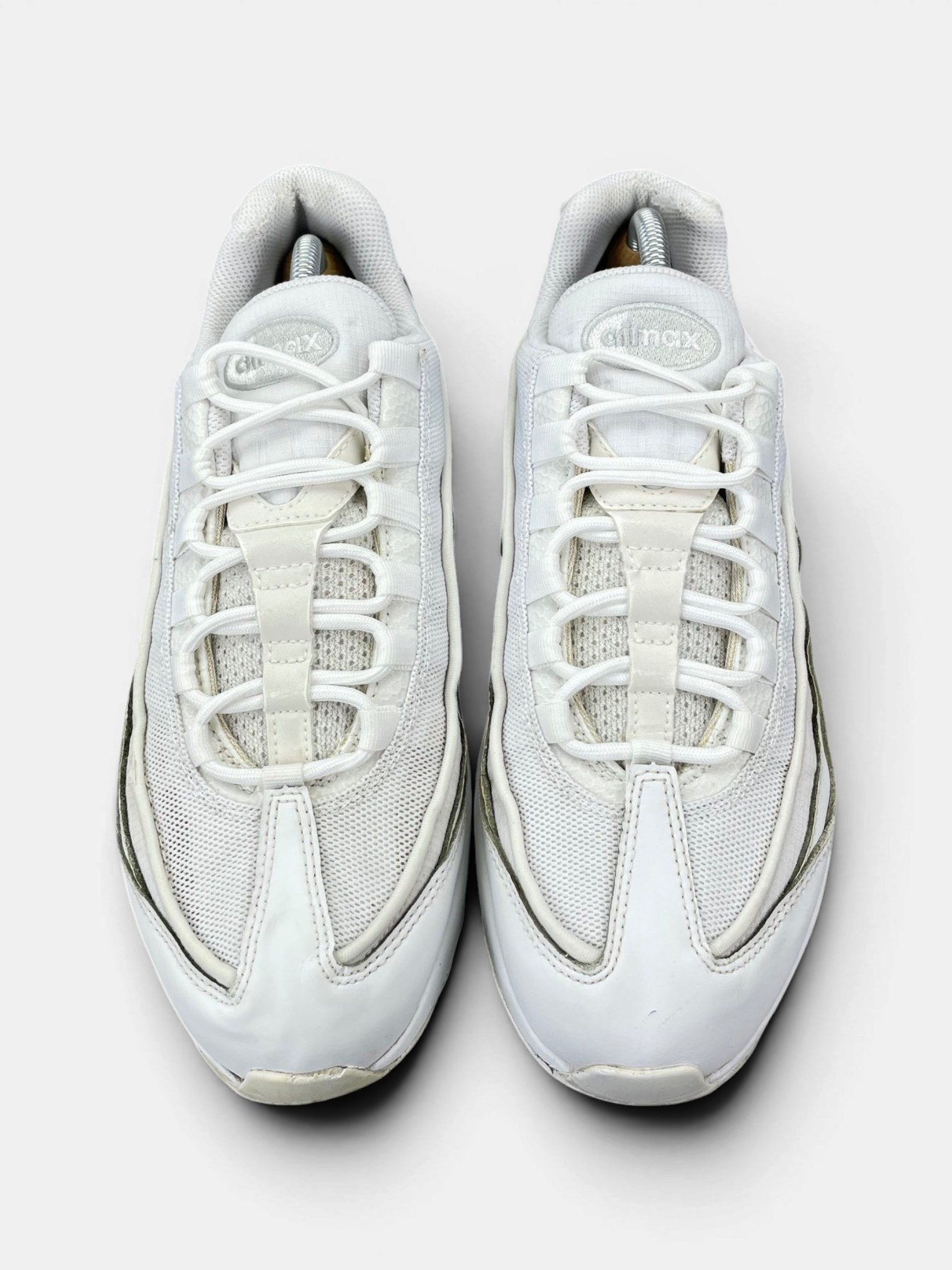 Nike Air Max 95 Essential Triple White — buty sportowe męskie w bardzo dobrym stanie rozmiar 43, widok z góry