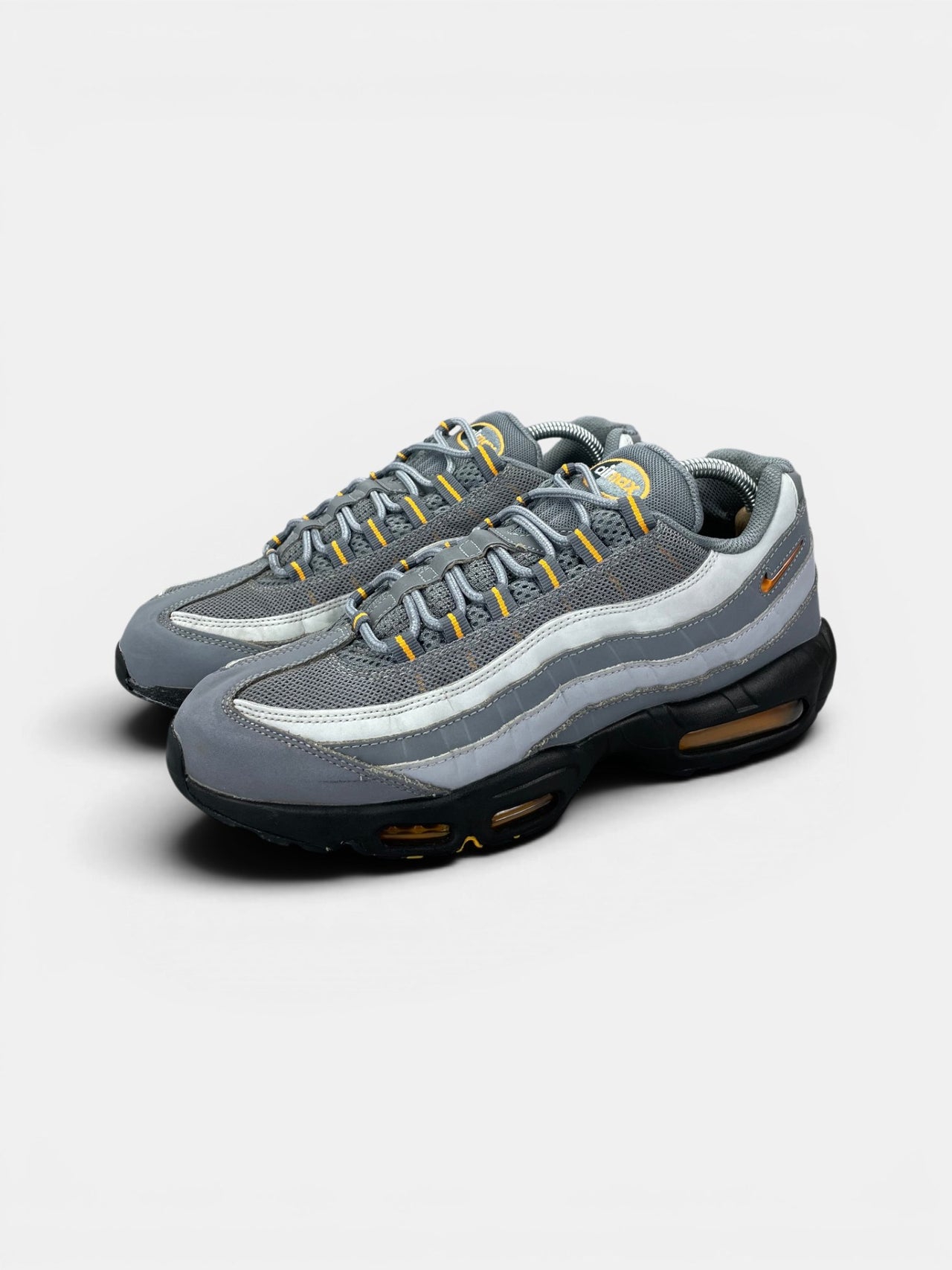 Nike Air Max 95 Cool Grey Sundial — buty sportowe męskie w bardzo dobrym stanie rozmiar 44, widok z boku