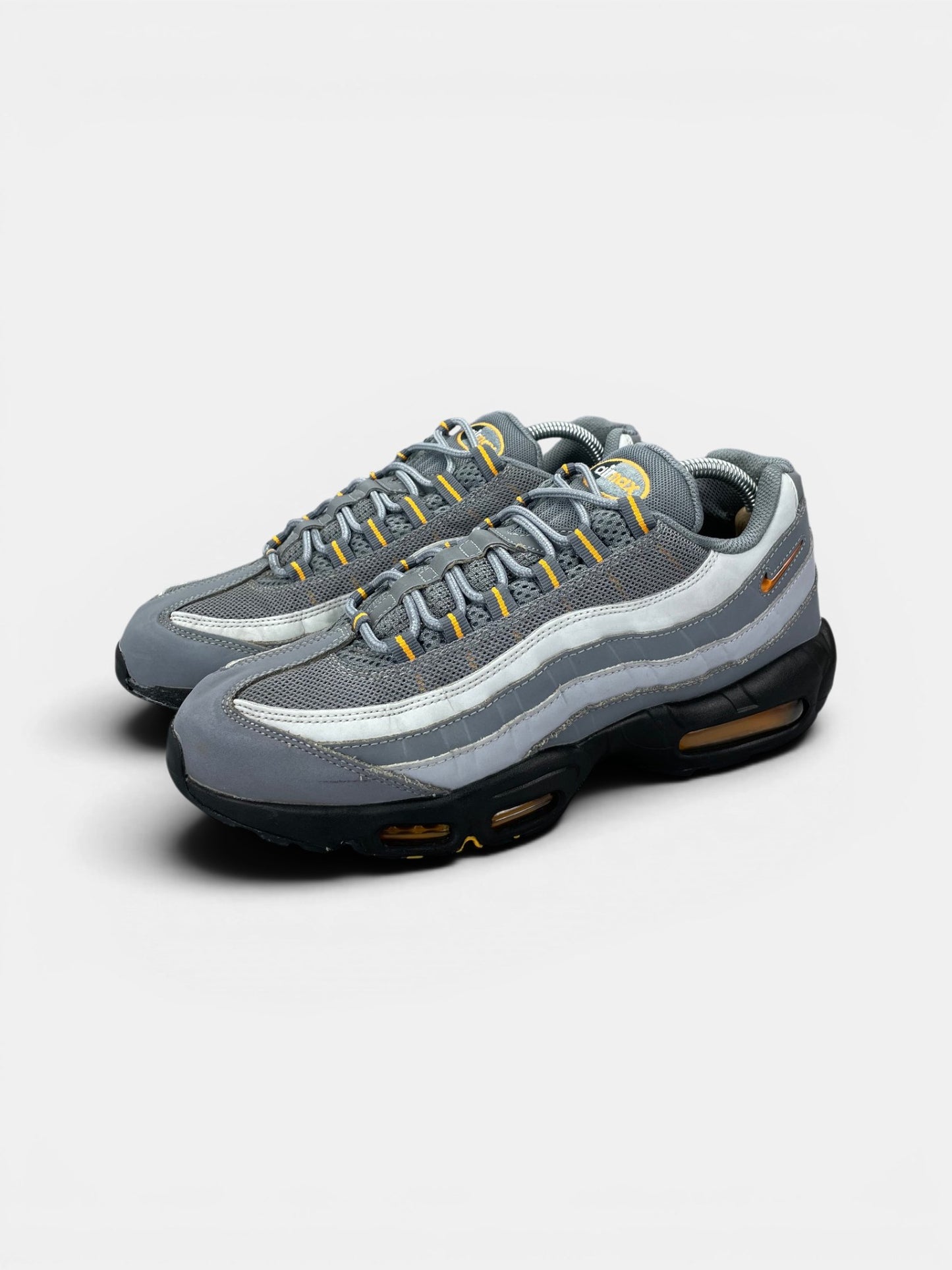 Nike Air Max 95 Cool Grey Sundial — buty sportowe męskie w bardzo dobrym stanie rozmiar 44, widok z boku