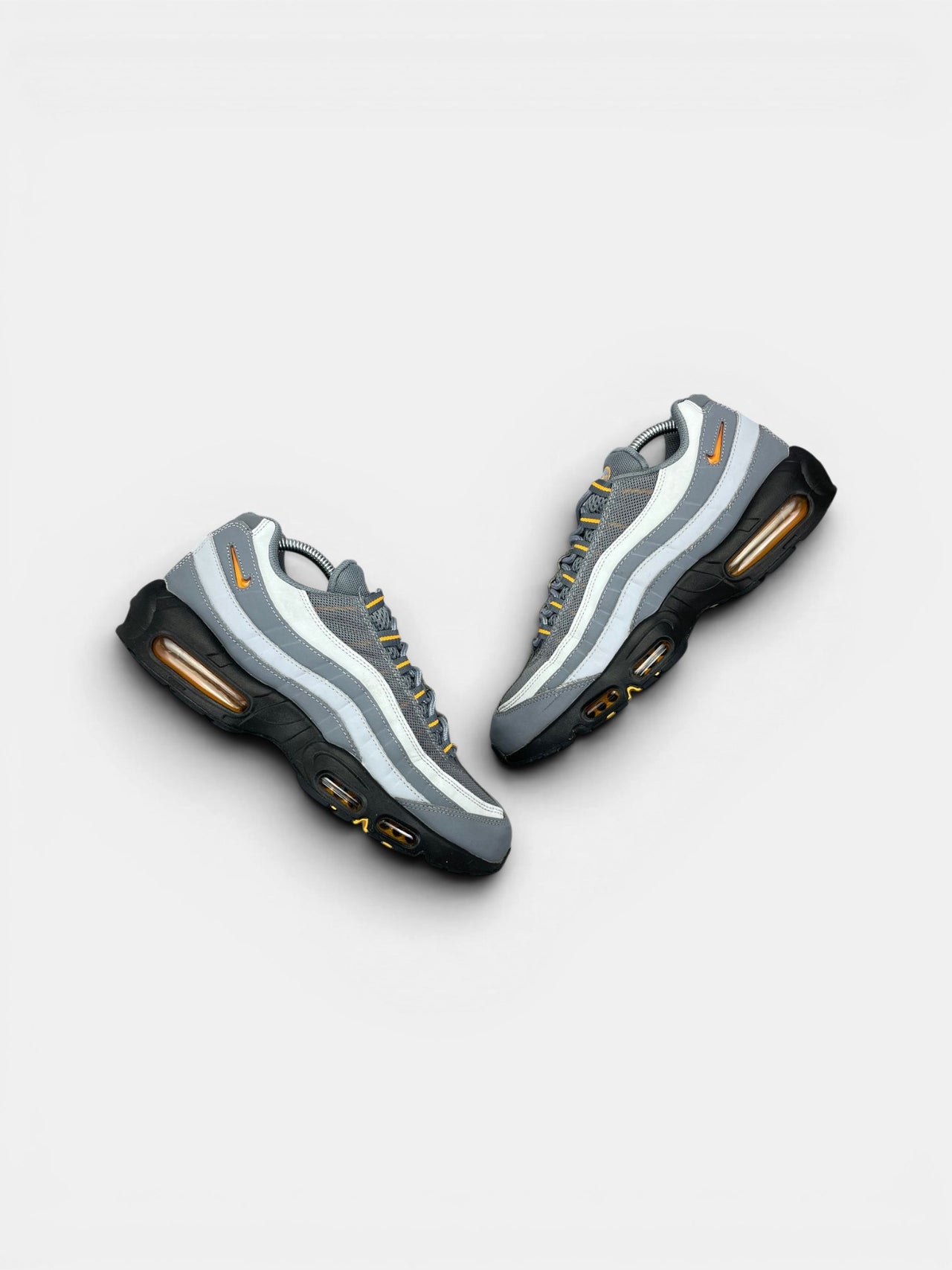 Nike Air Max 95 Cool Grey Sundial — buty sportowe męskie w bardzo dobrym stanie rozmiar 44, widok z góry na zewnętrzną stronę butów