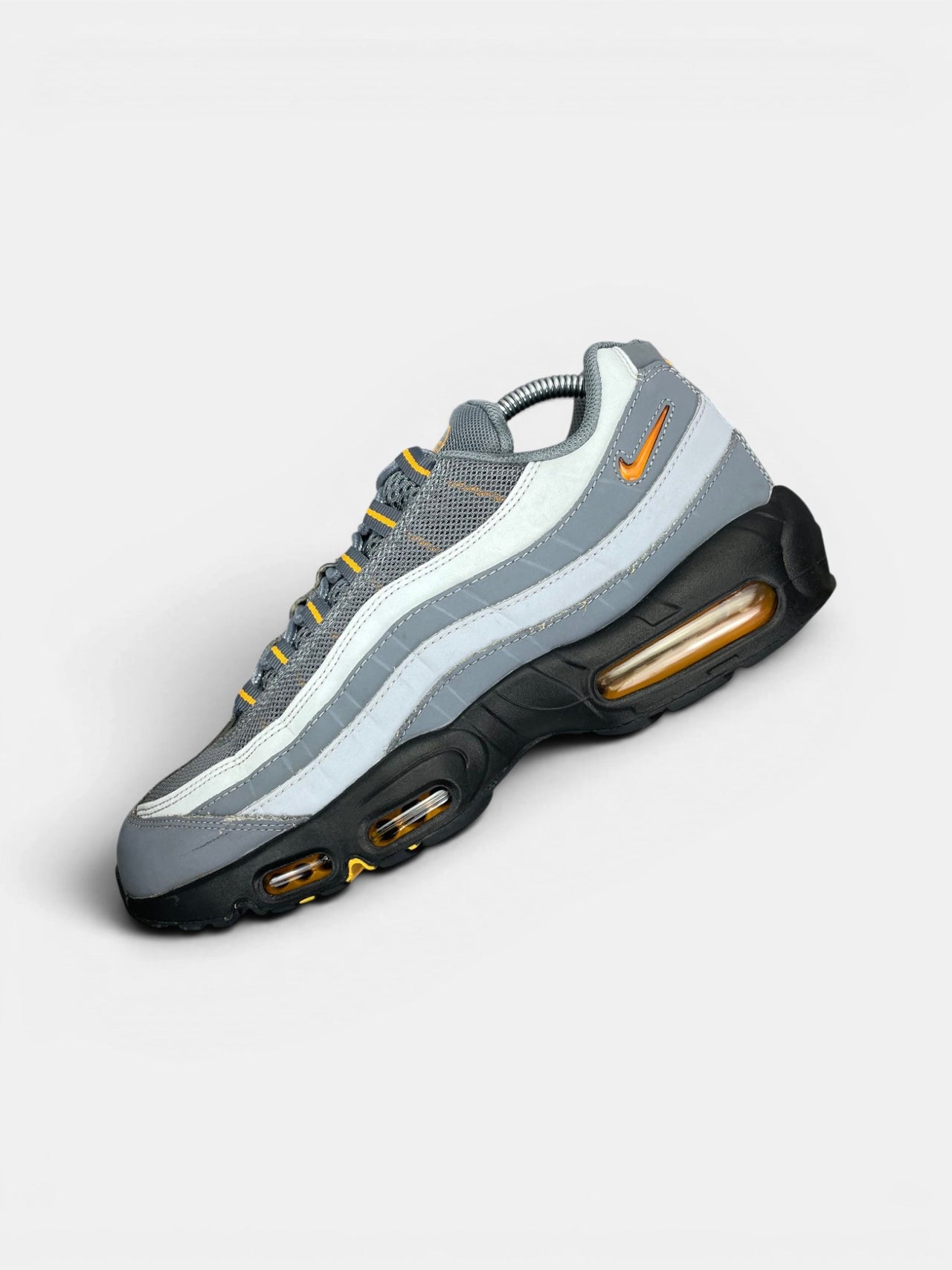 Nike Air Max 95 Cool Grey Sundial — buty sportowe męskie w bardzo dobrym stanie rozmiar 44, zewnętrzny panel lewego buta