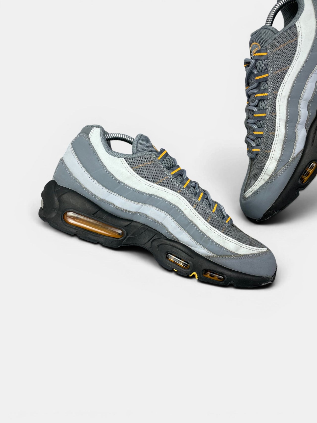 Nike Air Max 95 Cool Grey Sundial — buty sportowe męskie w bardzo dobrym stanie rozmiar 44, wewnętrzny panel lewego buta