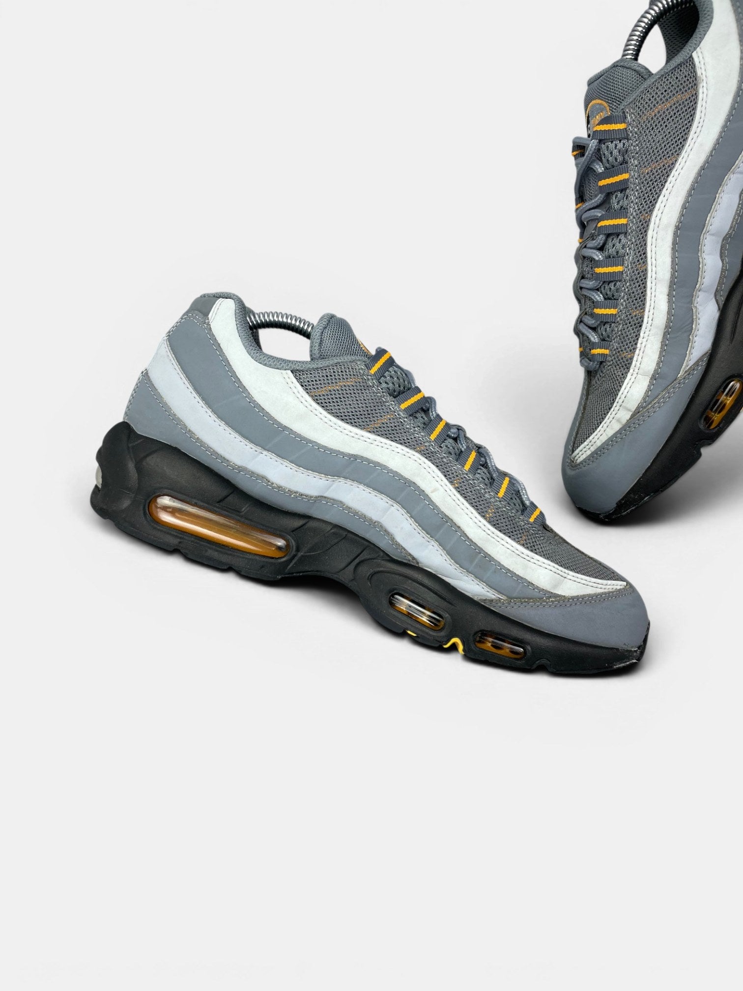 Nike Air Max 95 Cool Grey Sundial — buty sportowe męskie w bardzo dobrym stanie rozmiar 44, wewnętrzny panel lewego buta