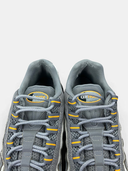 Nike Air Max 95 Cool Grey Sundial — buty sportowe męskie w bardzo dobrym stanie rozmiar 44, zapiętki butów