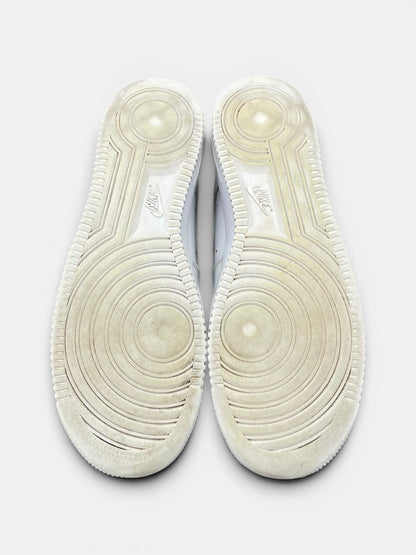 Nike Air Force 1 Low Triple White — buty sportowe męskie w bardzo dobrym stanie rozmiar 44.5, podeszwa