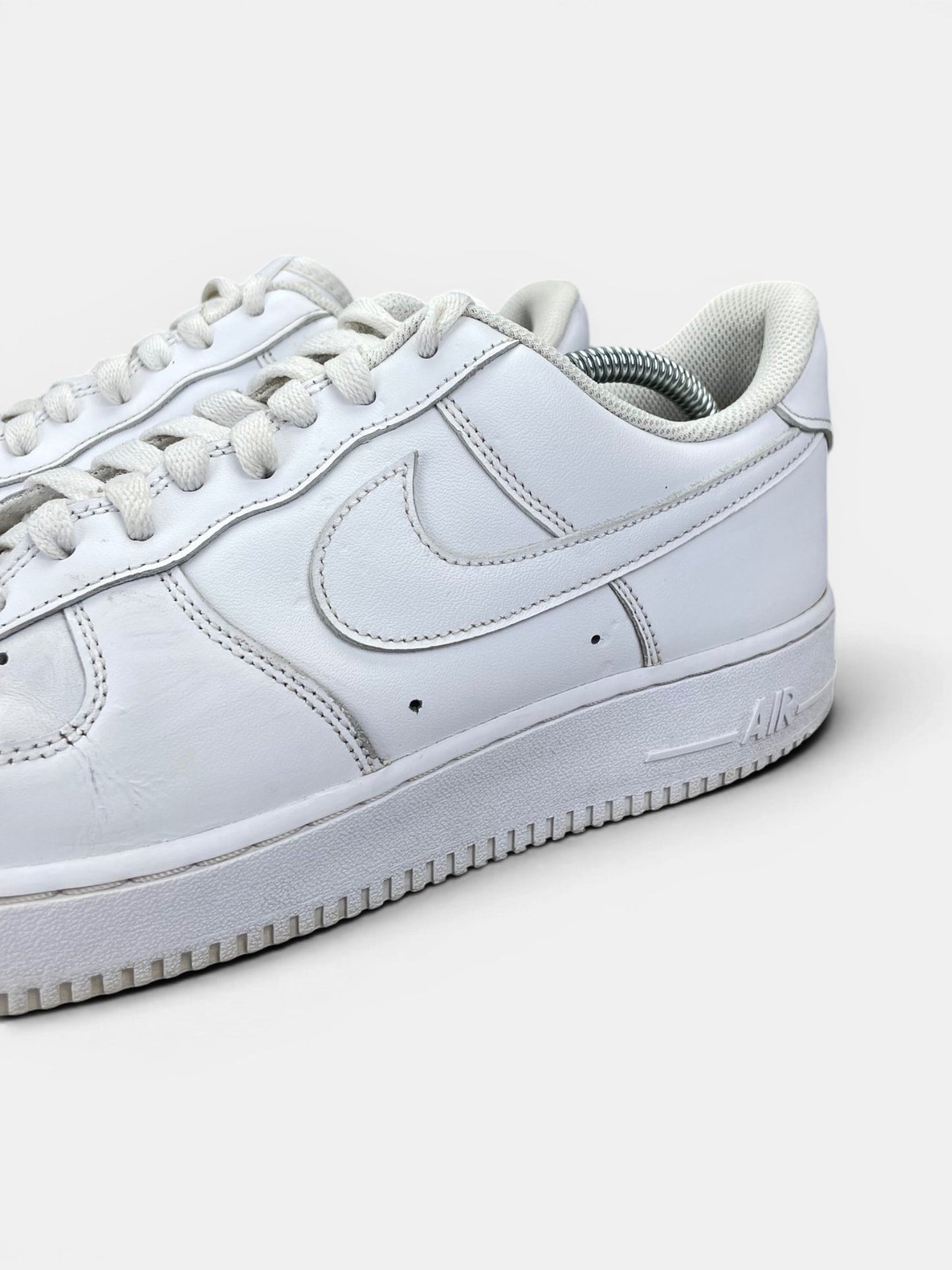 Nike Air Force 1 Low Triple White — buty sportowe męskie w bardzo dobrym stanie rozmiar 44.5, opcjonalne zdjęcie 1