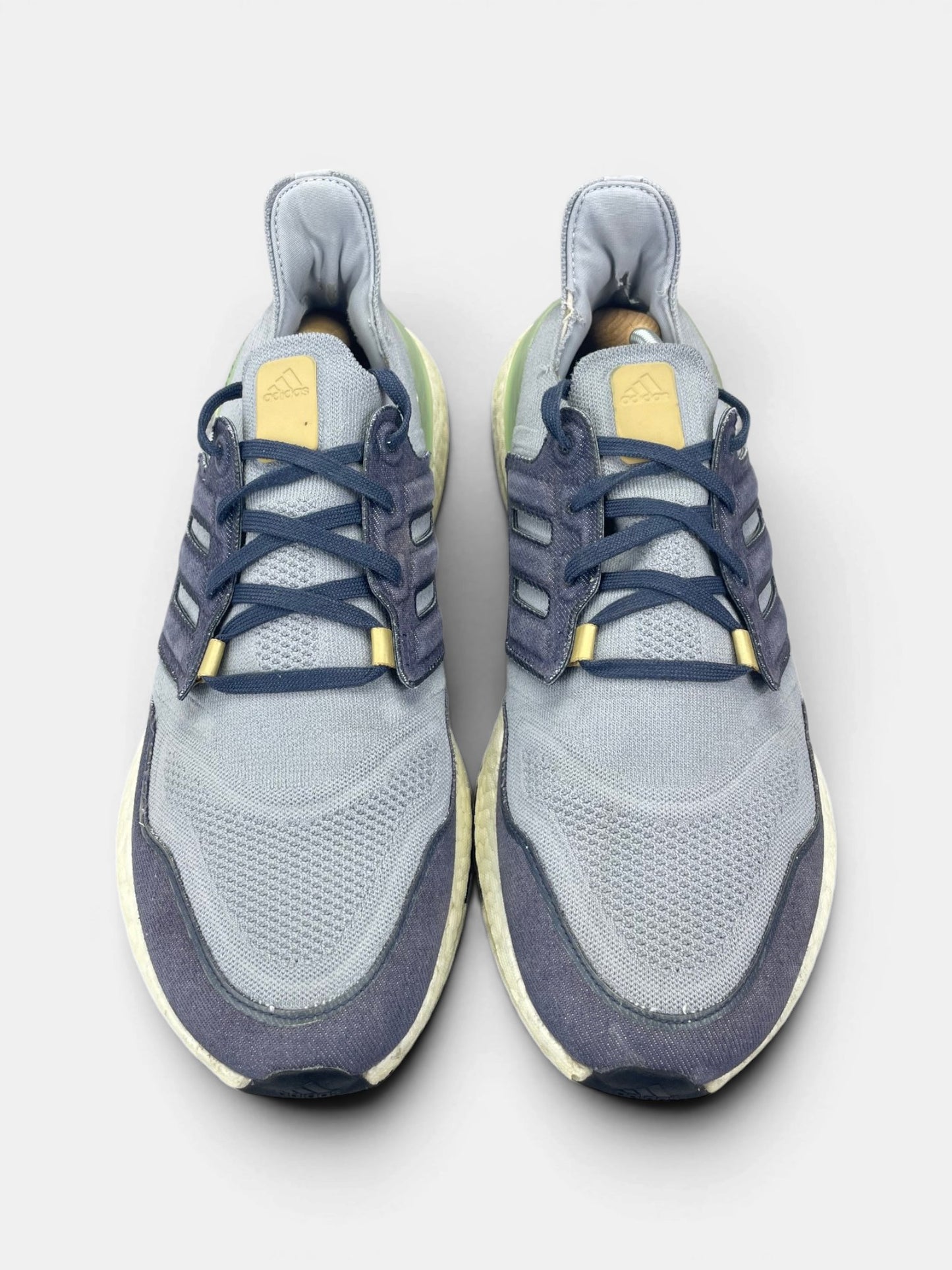 Adidas Ultraboost 22 Halo Silver — buty sportowe męskie w bardzo dobrym stanie rozmiar 47 1/3, widok z góry