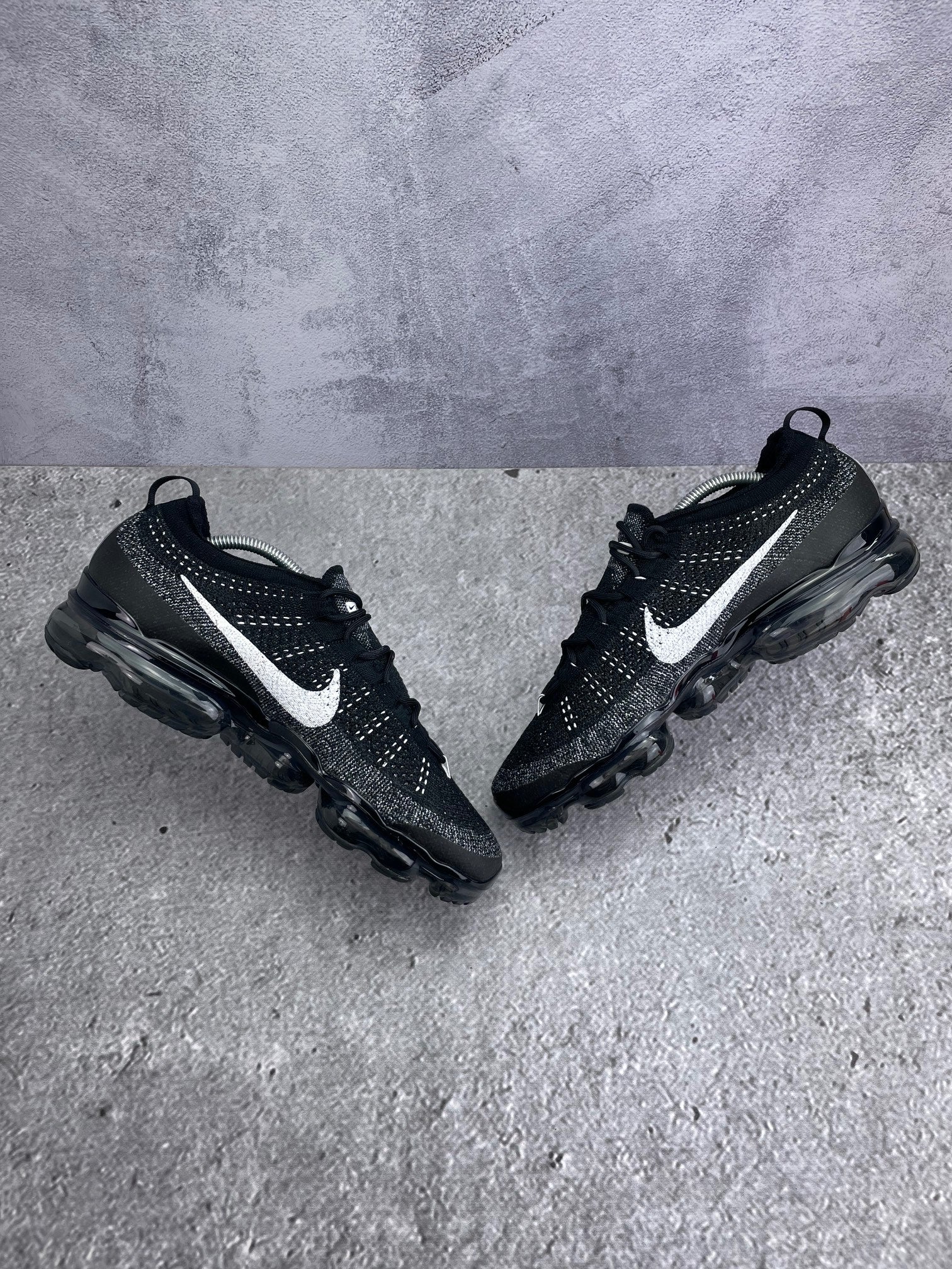Nike Air VaporMax 2023 Flyknit Oreo - buty sportowe, zewnętrzny panel prawego buta