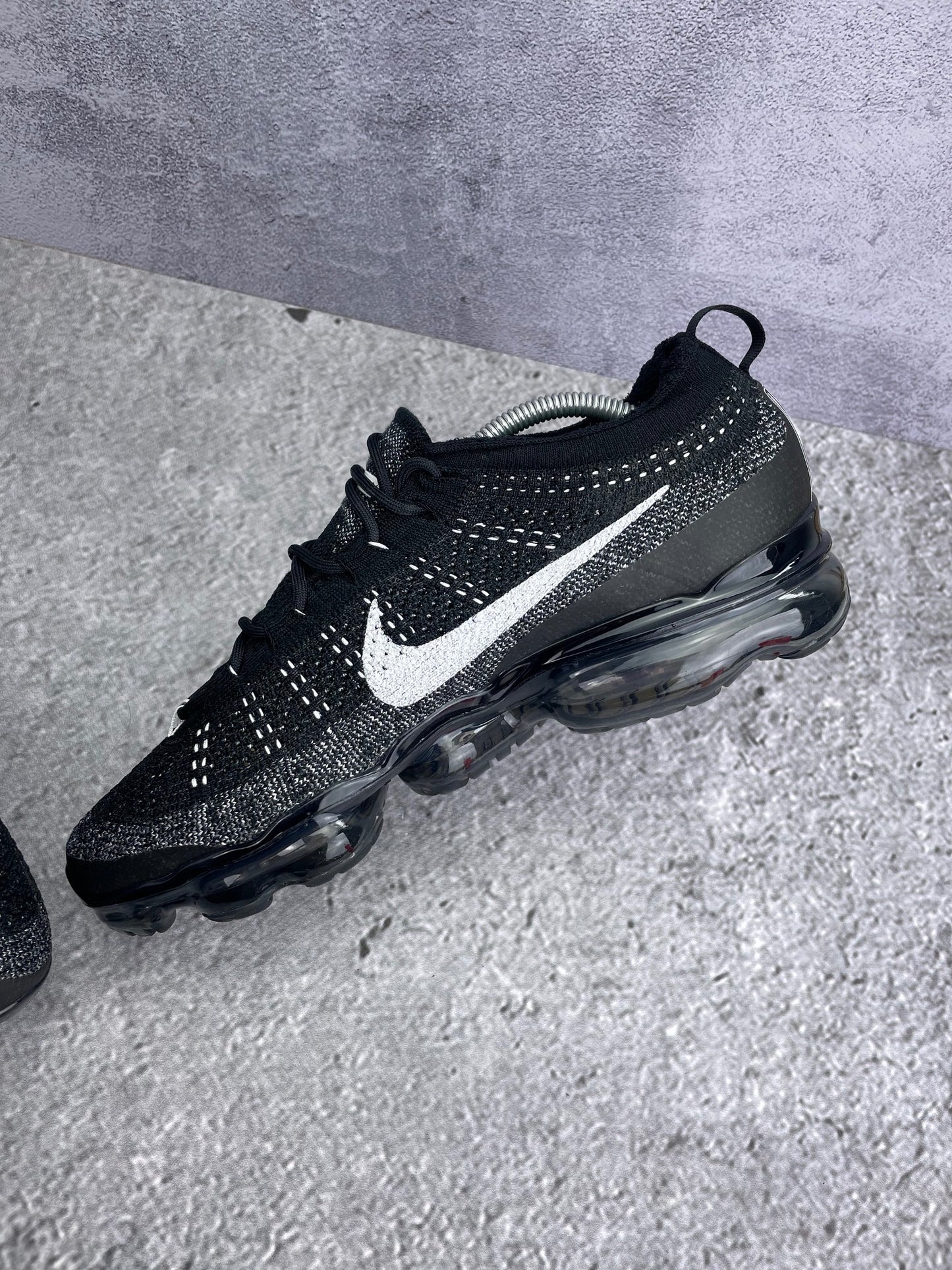 Nike Air VaporMax 2023 Flyknit Oreo - buty sportowe, wewnętrzny panel prawego buta