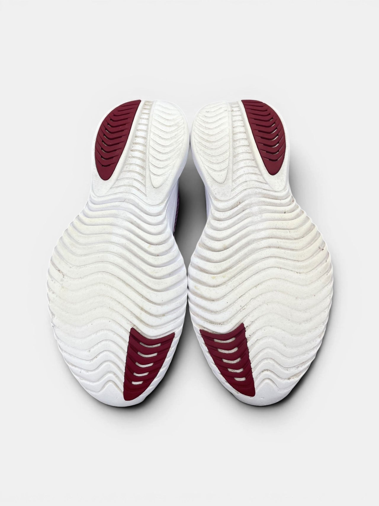 Saucony Sneakers — buty sportowe damskie w bardzo dobrym stanie rozmiar 42, podeszwa